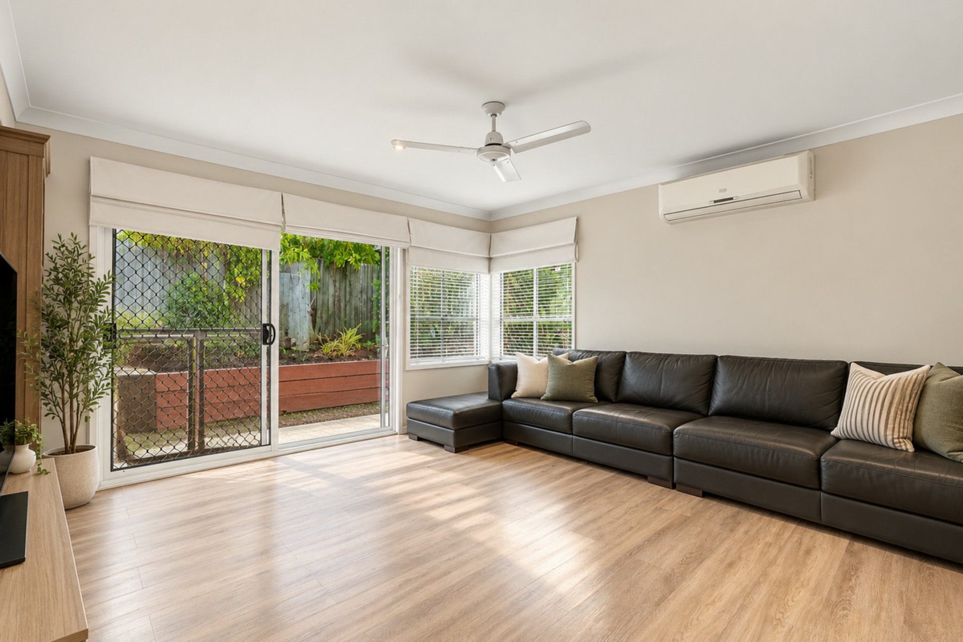 18 Sirett Street — photo 9 of 28