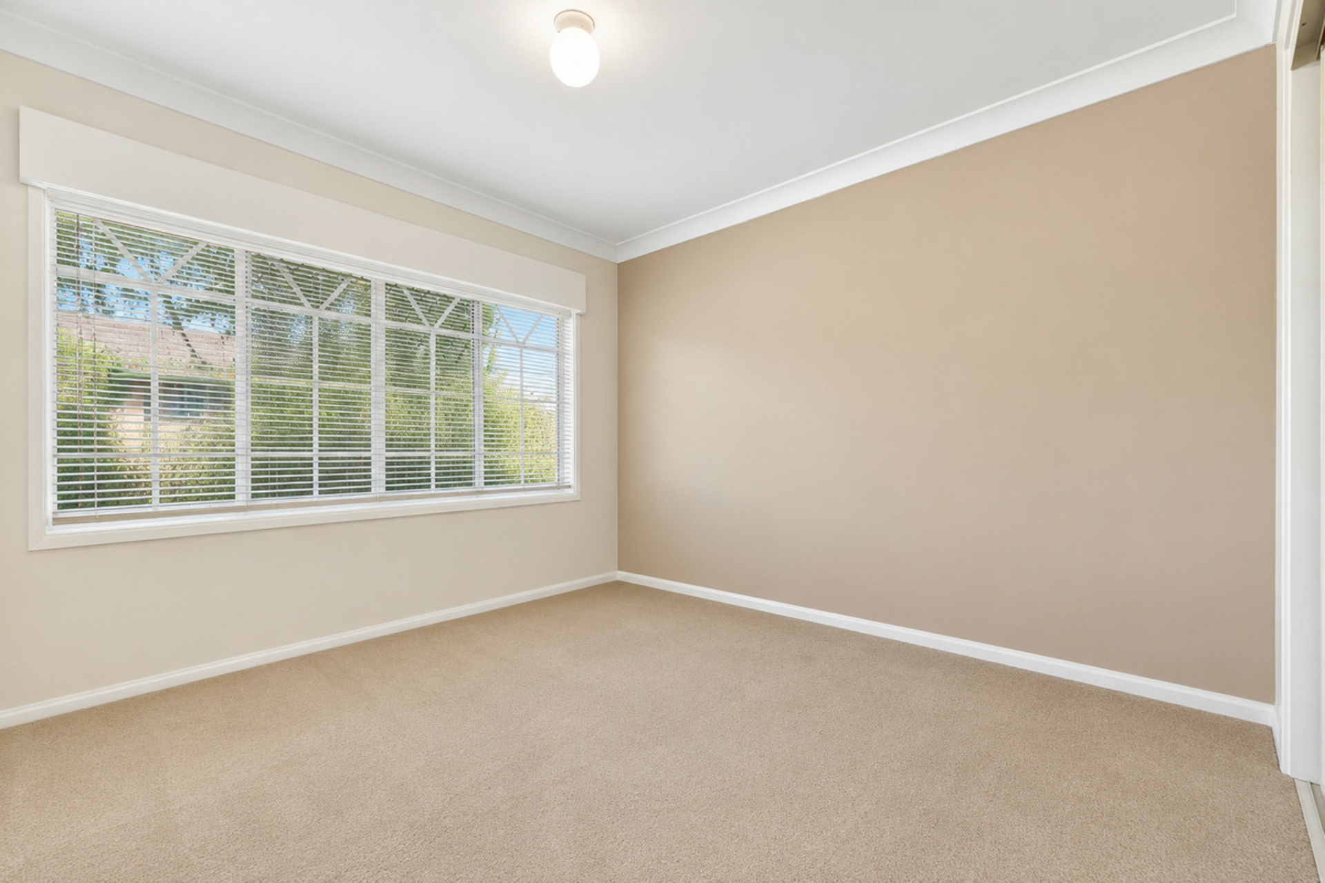 18 Sirett Street — photo 13 of 28