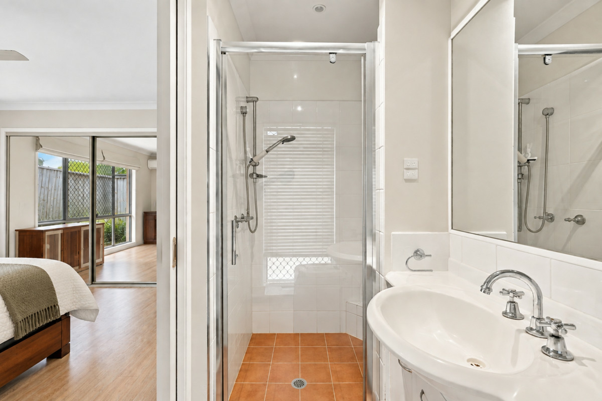 18 Sirett Street — photo 15 of 28