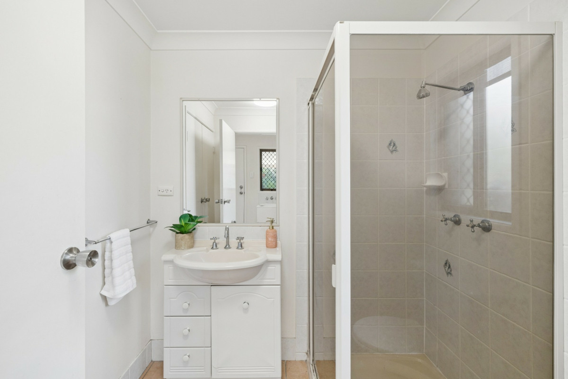 6 Gartford Street — photo 10 of 28
