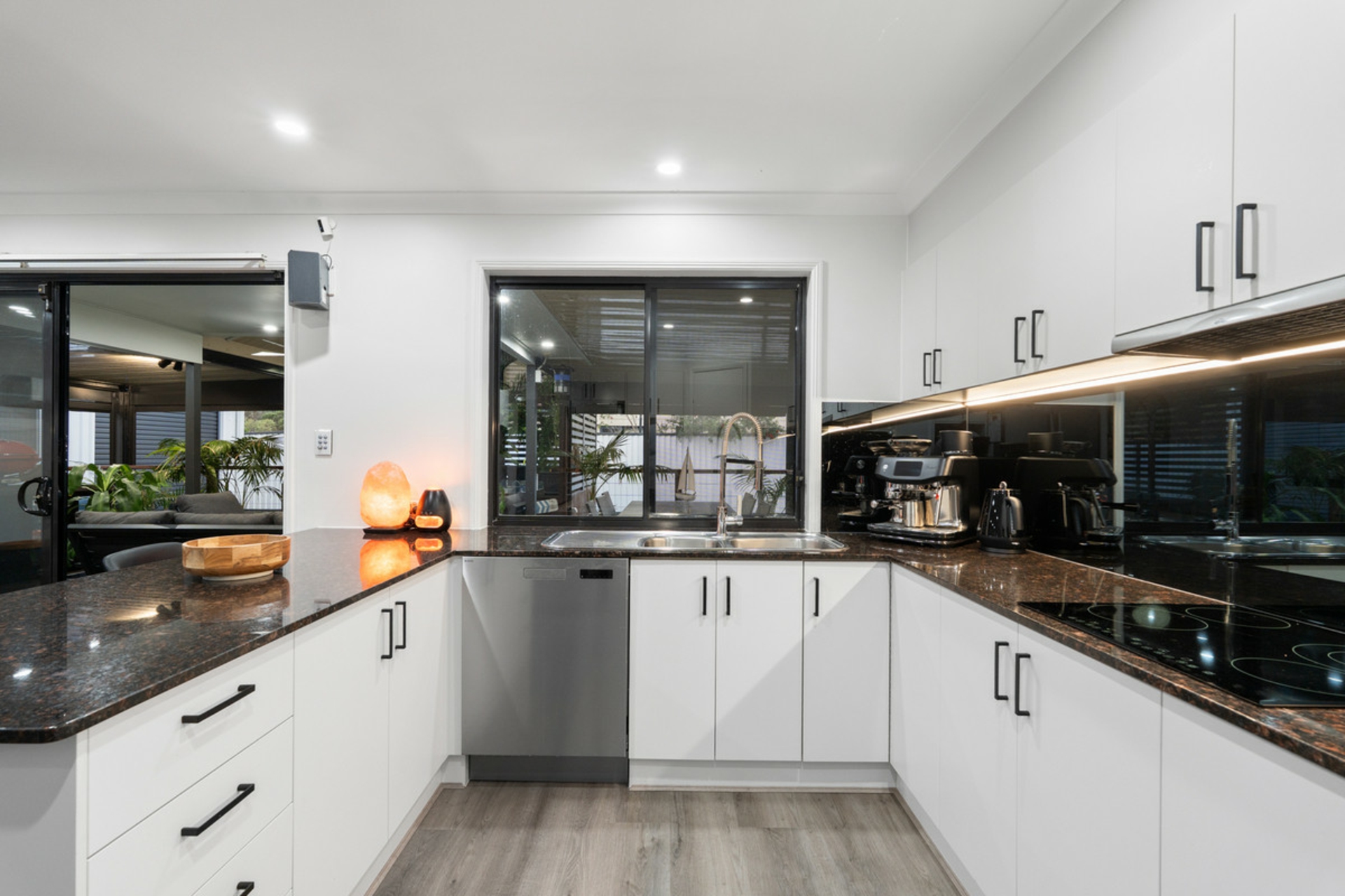 91 Oakview Street — photo 10 of 30