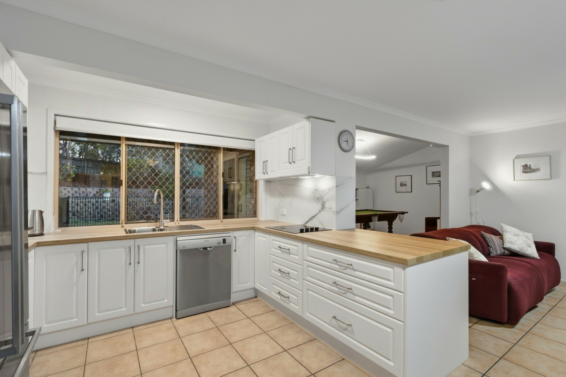 40 Chesterfield Crescent — photo 8 of 26