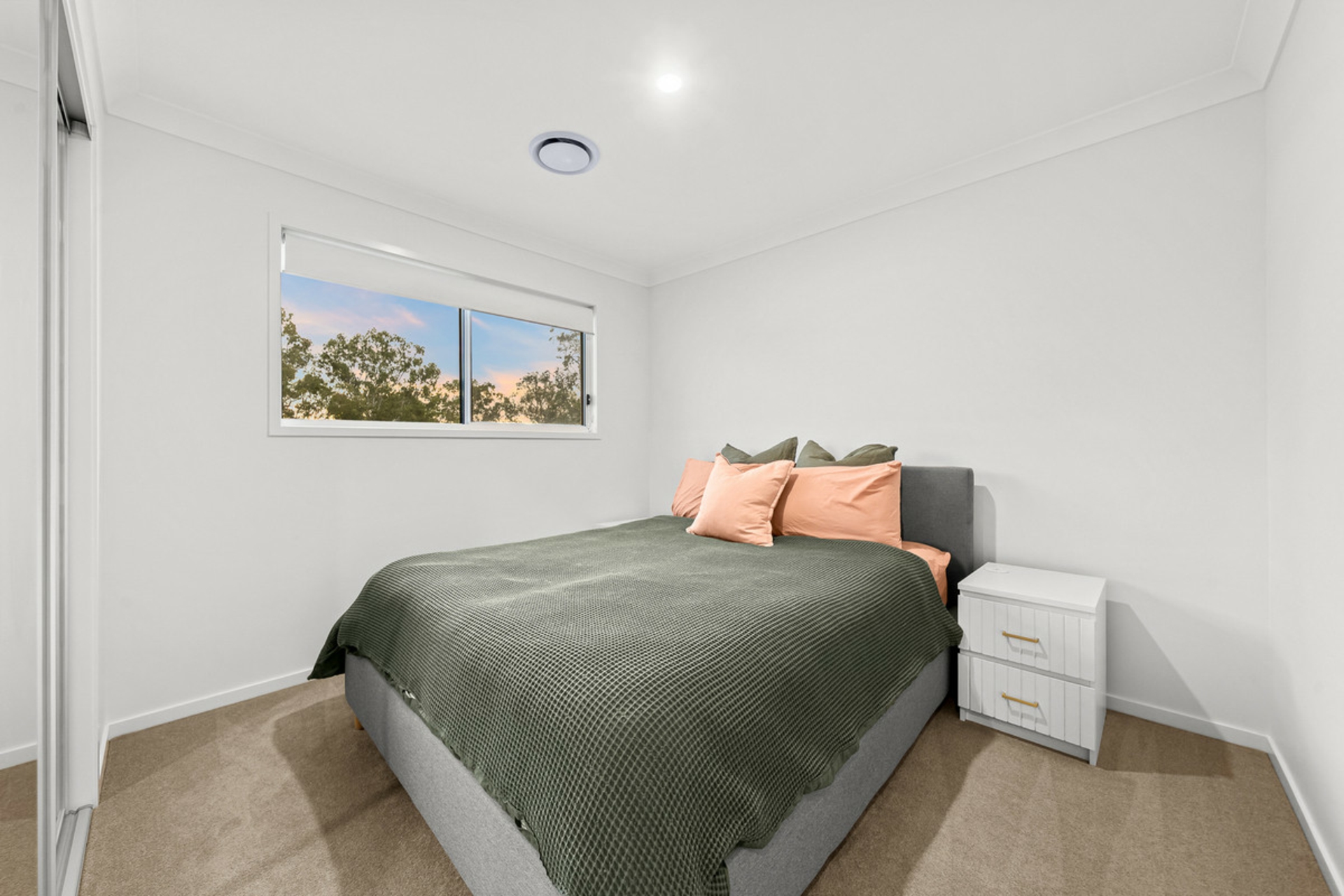8 Alloway Close — photo 15 of 28
