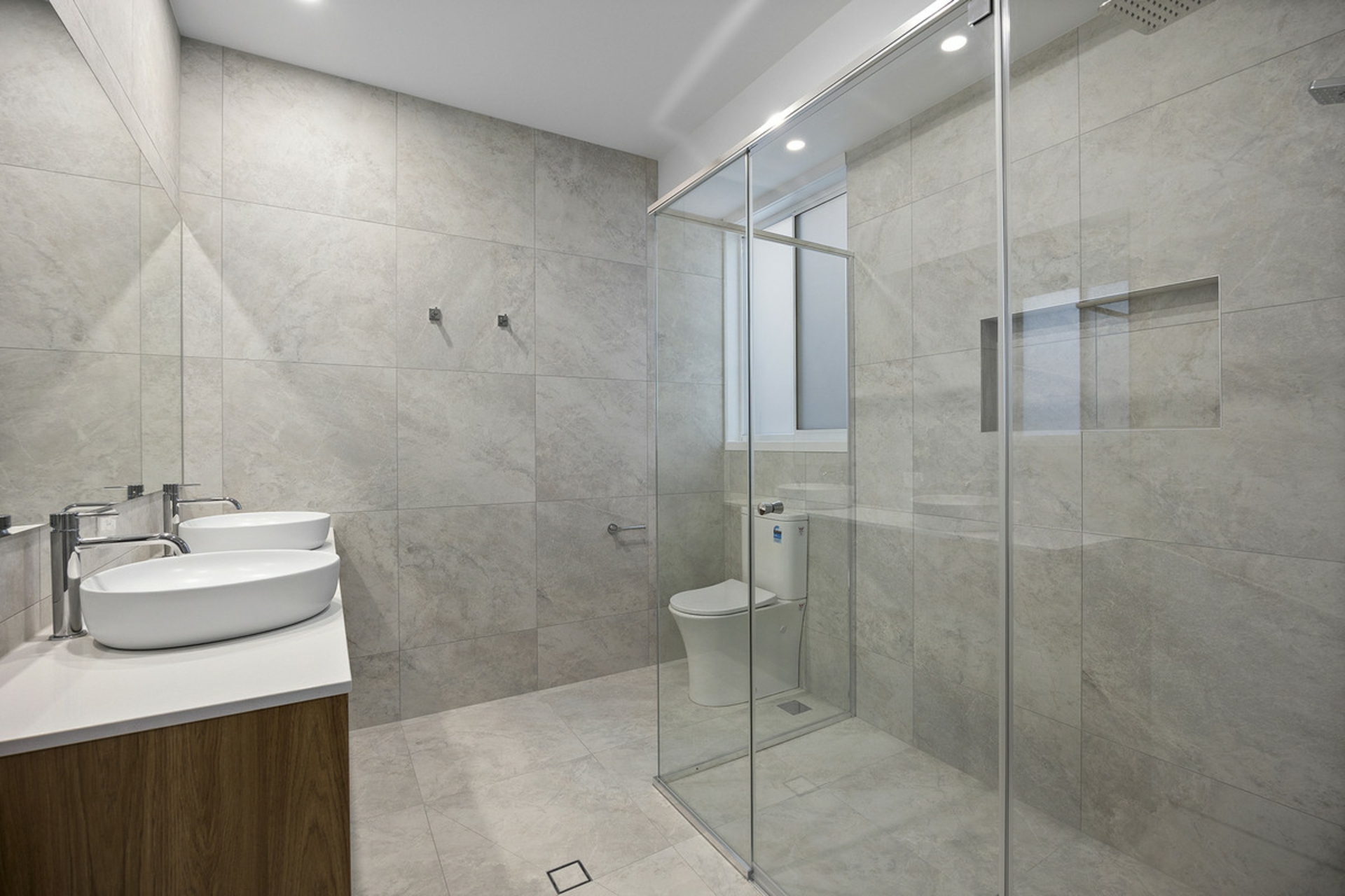 61 Ferris Avenue — photo 12 of 27