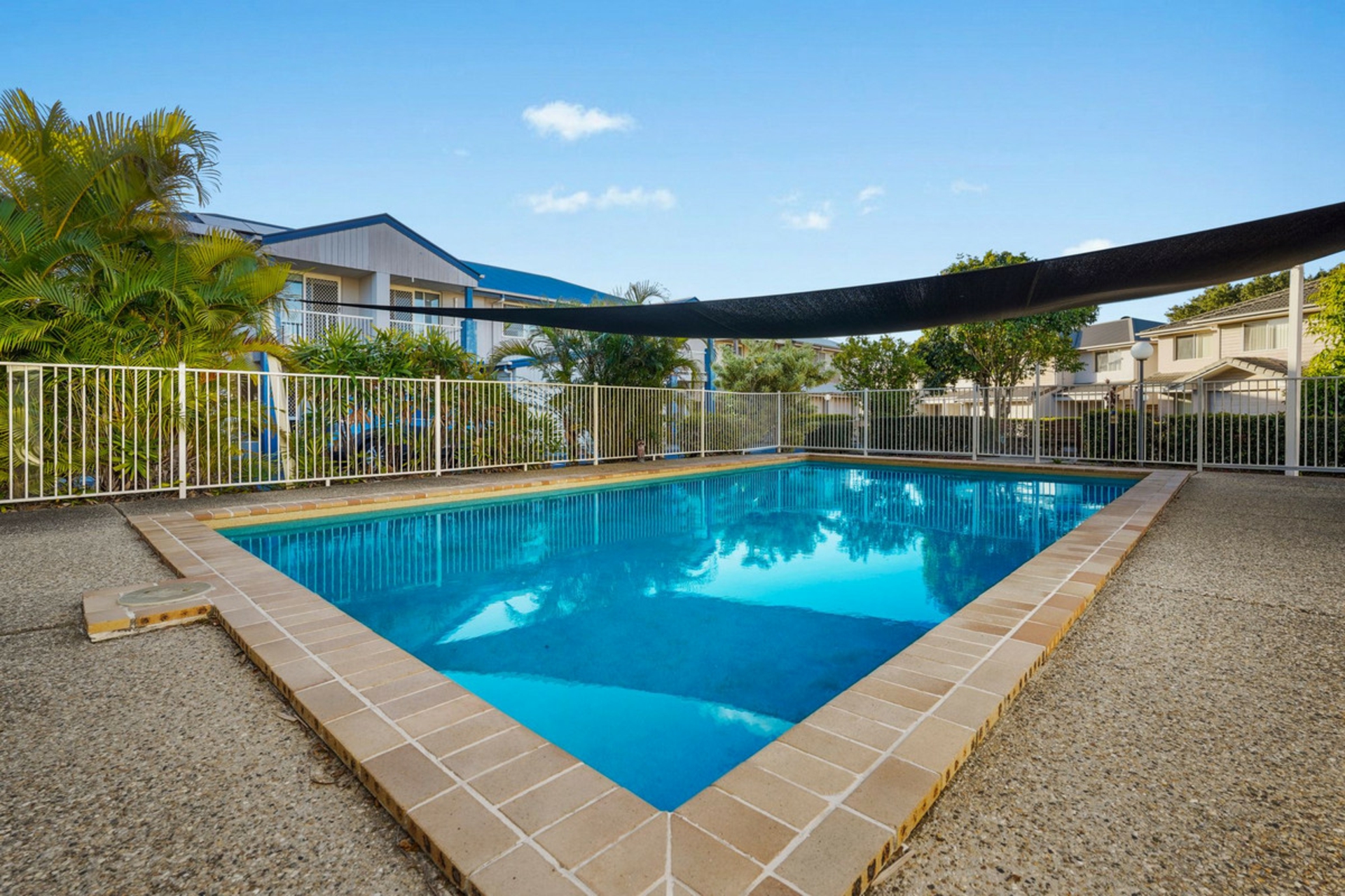 11/11 Pyranees Street — photo 15 of 17