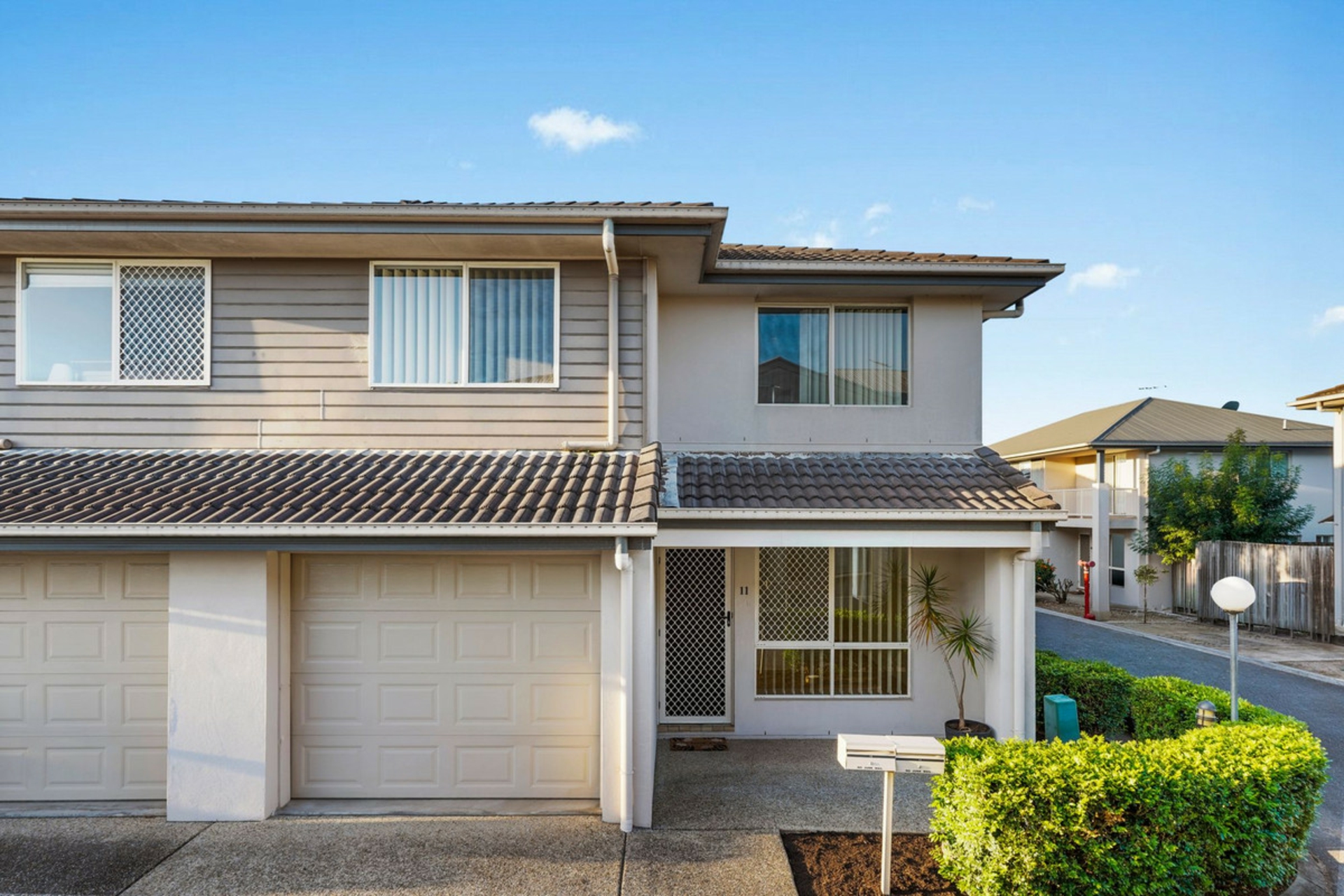 11/11 Pyranees Street — photo 17 of 17