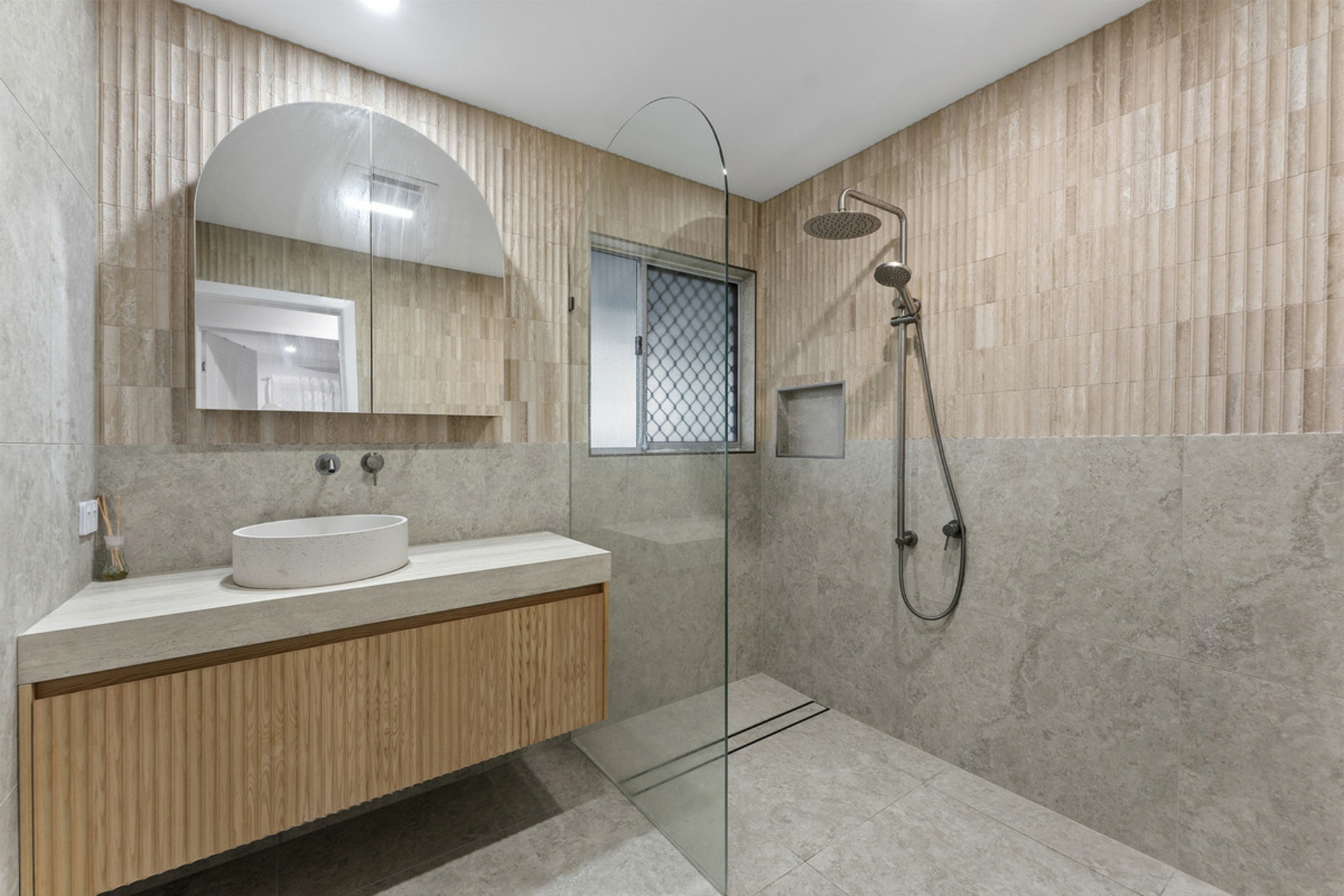 29 Christopher Street — photo 3 of 18
