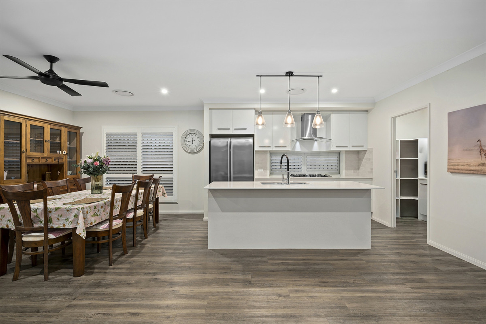37 Vineyard Drive — photo 2 of 28
