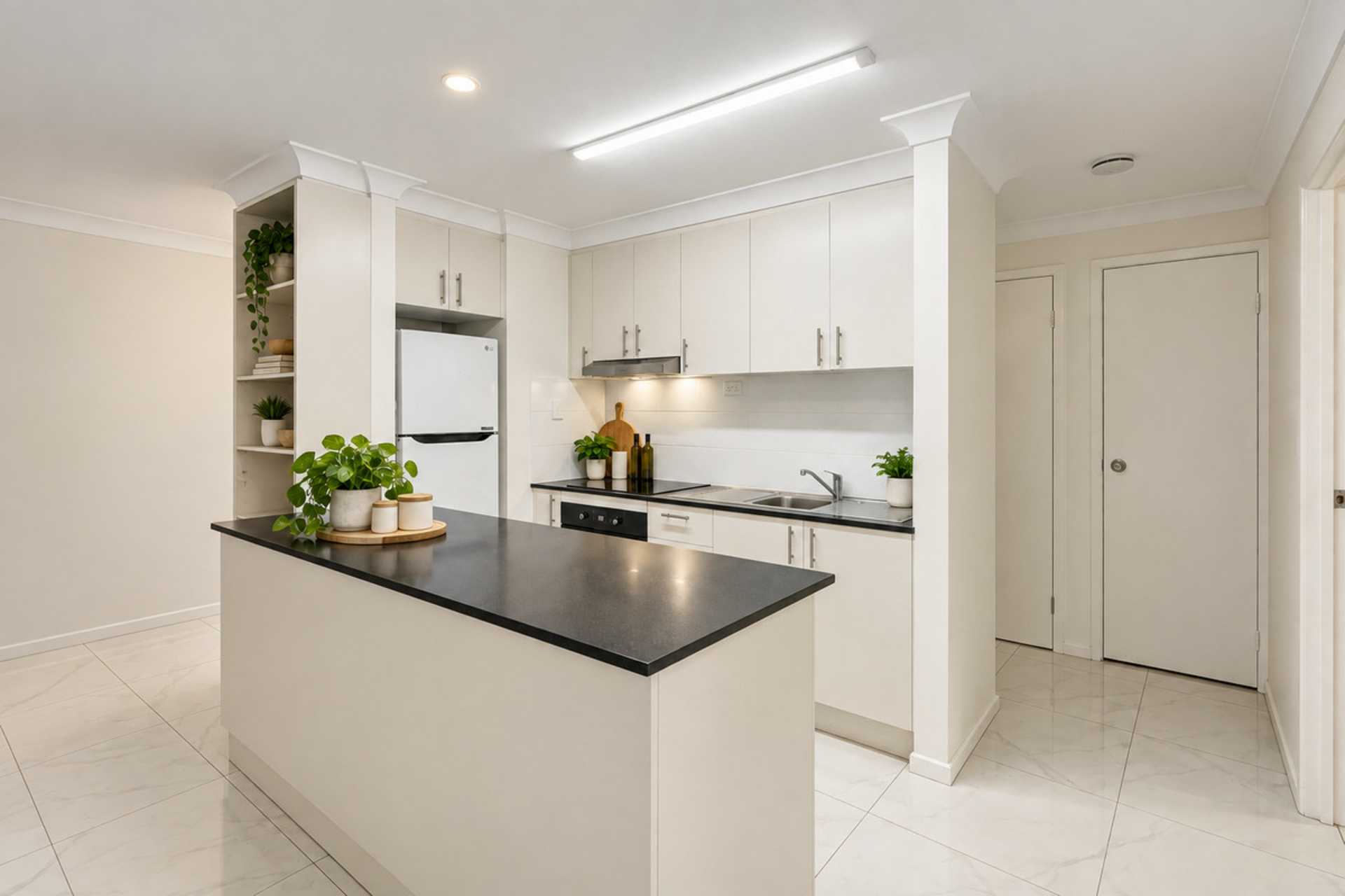 1/183 Warwick Road — photo 3 of 26