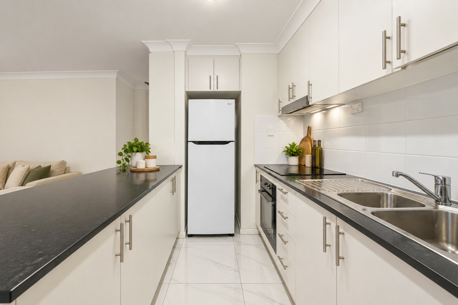 1/183 Warwick Road — photo 4 of 26