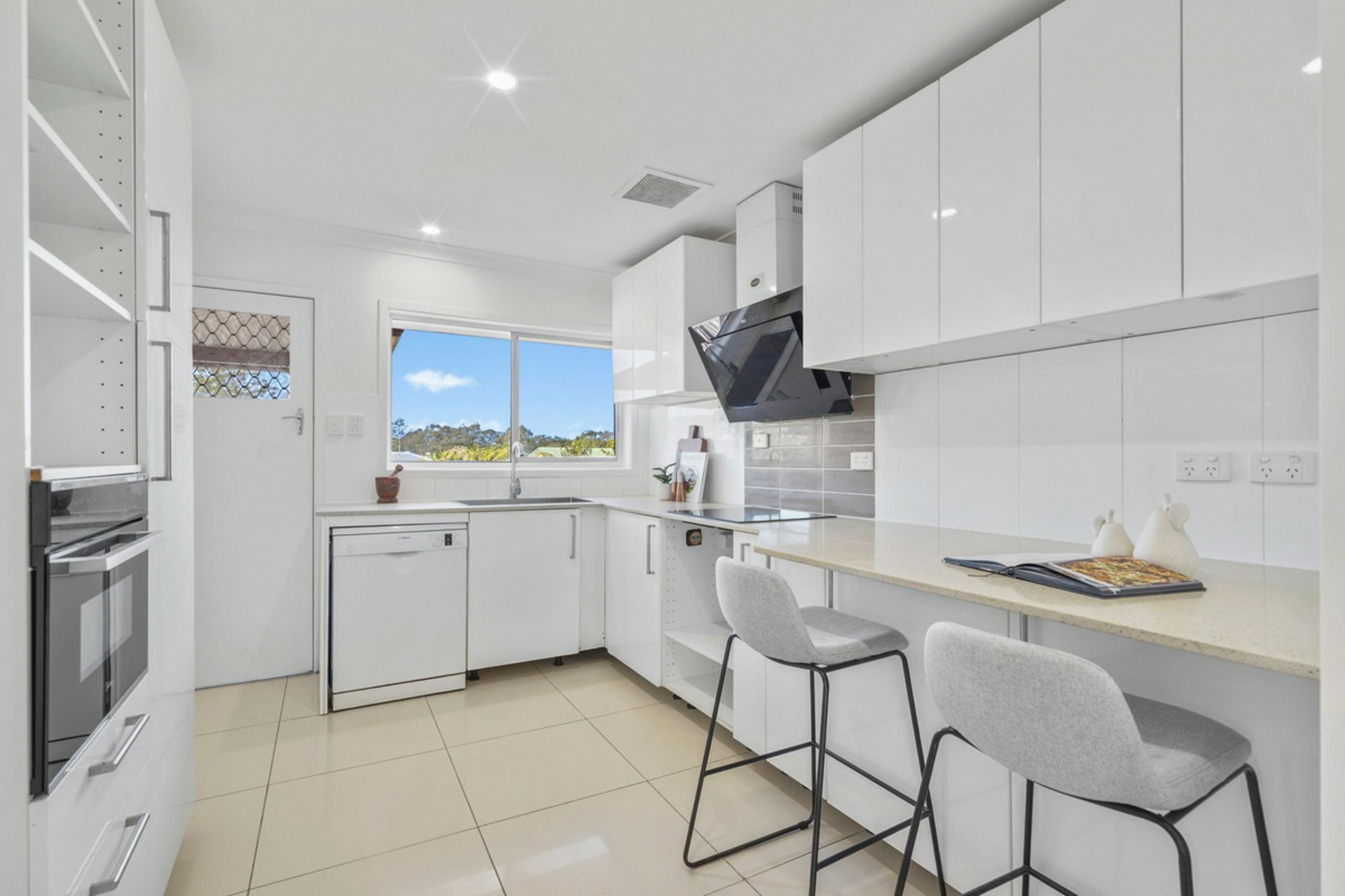33 Meckiff Street — photo 5 of 23