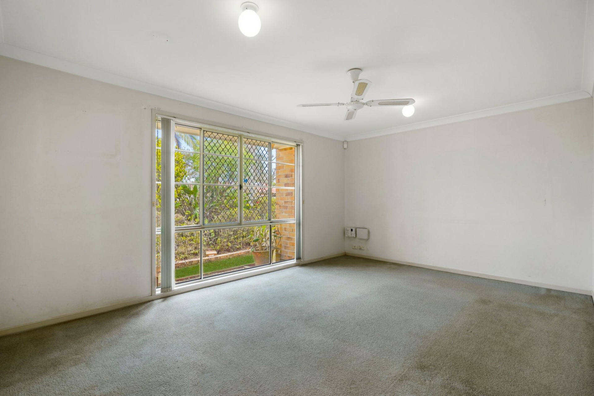 7 Parklane Close — photo 3 of 21