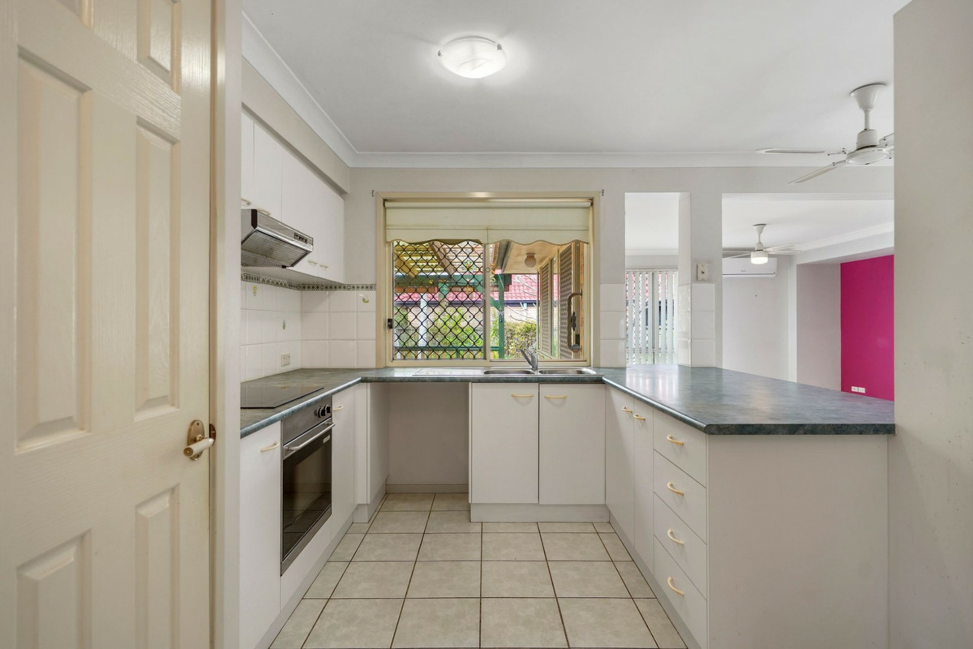 7 Parklane Close — photo 4 of 21
