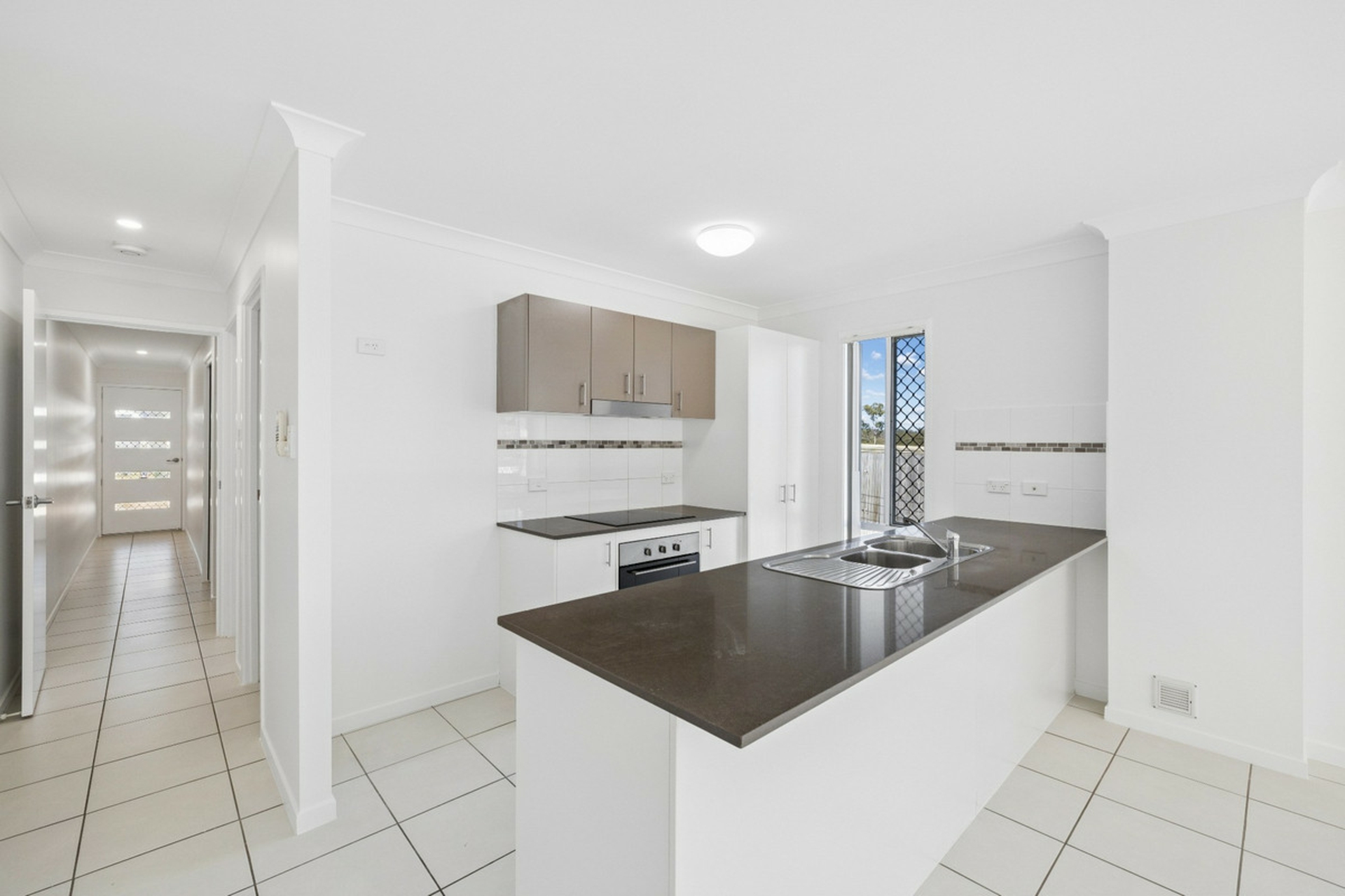 6 Hoffmann Way — photo 4 of 26
