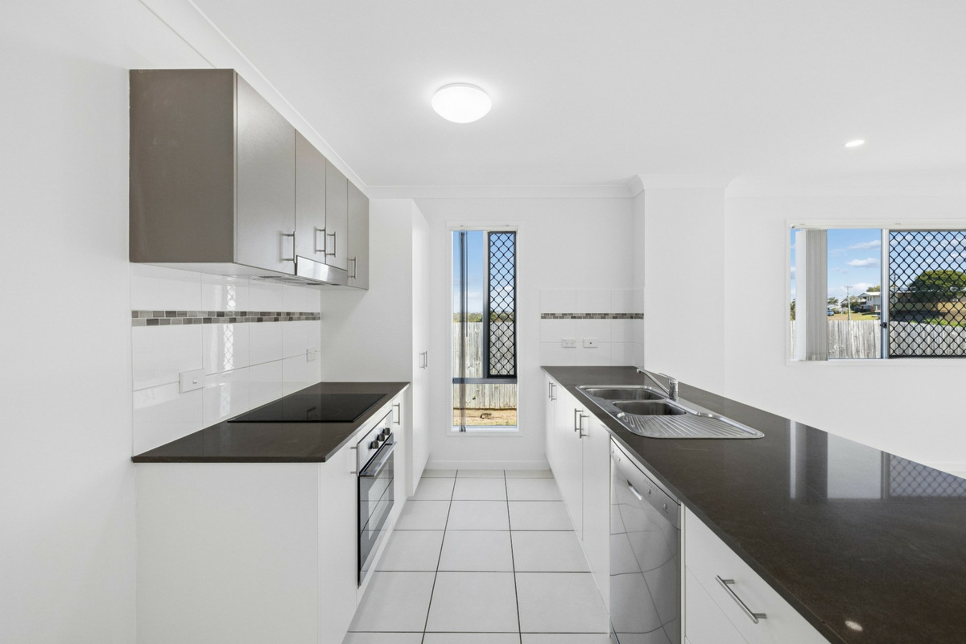 6 Hoffmann Way — photo 5 of 26