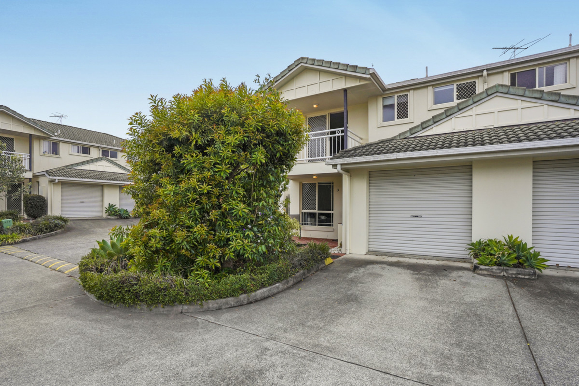 3/8 Gemview Street — photo from LJ Hooker Property Partners