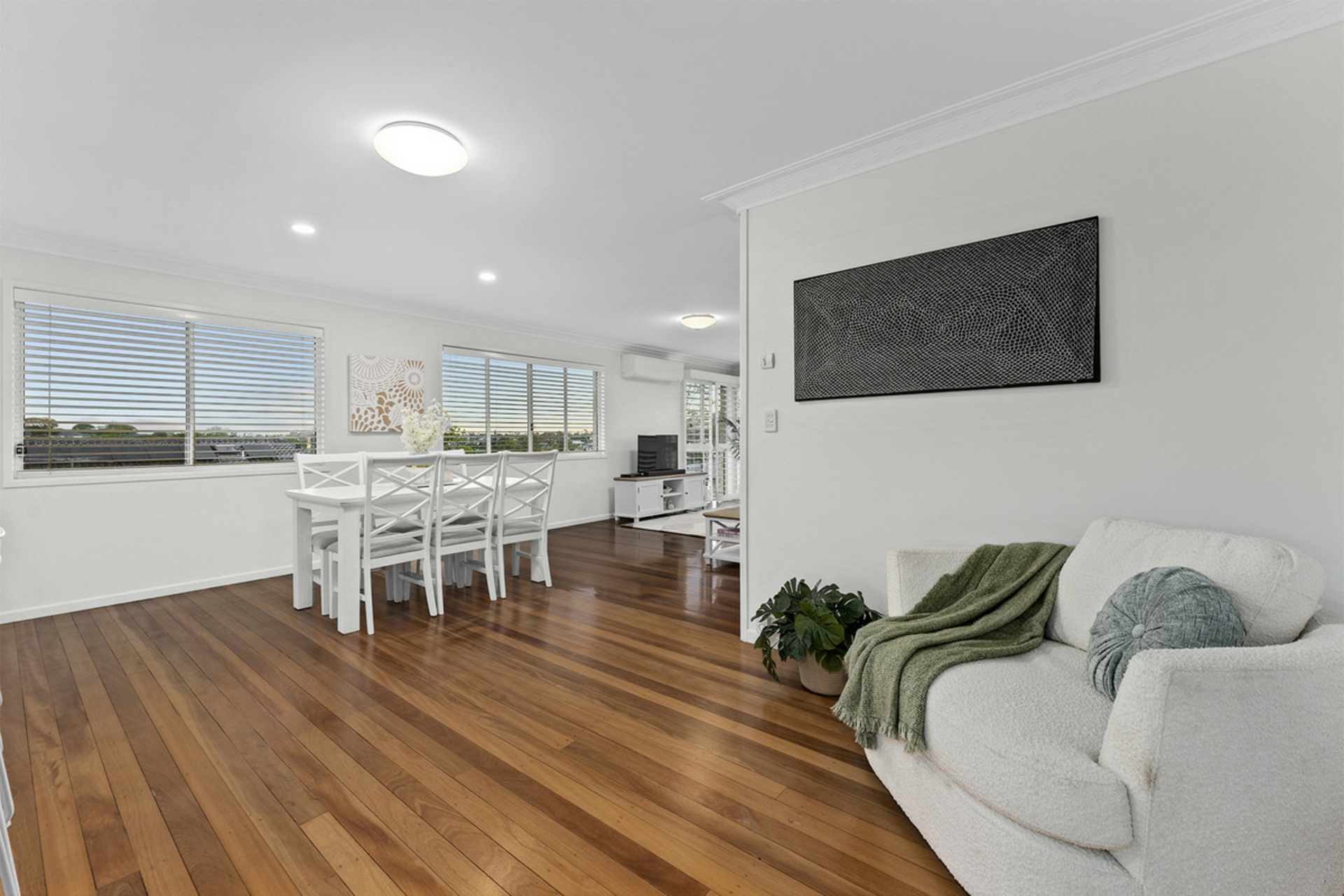 5 Pareena Crescent — photo 10 of 27
