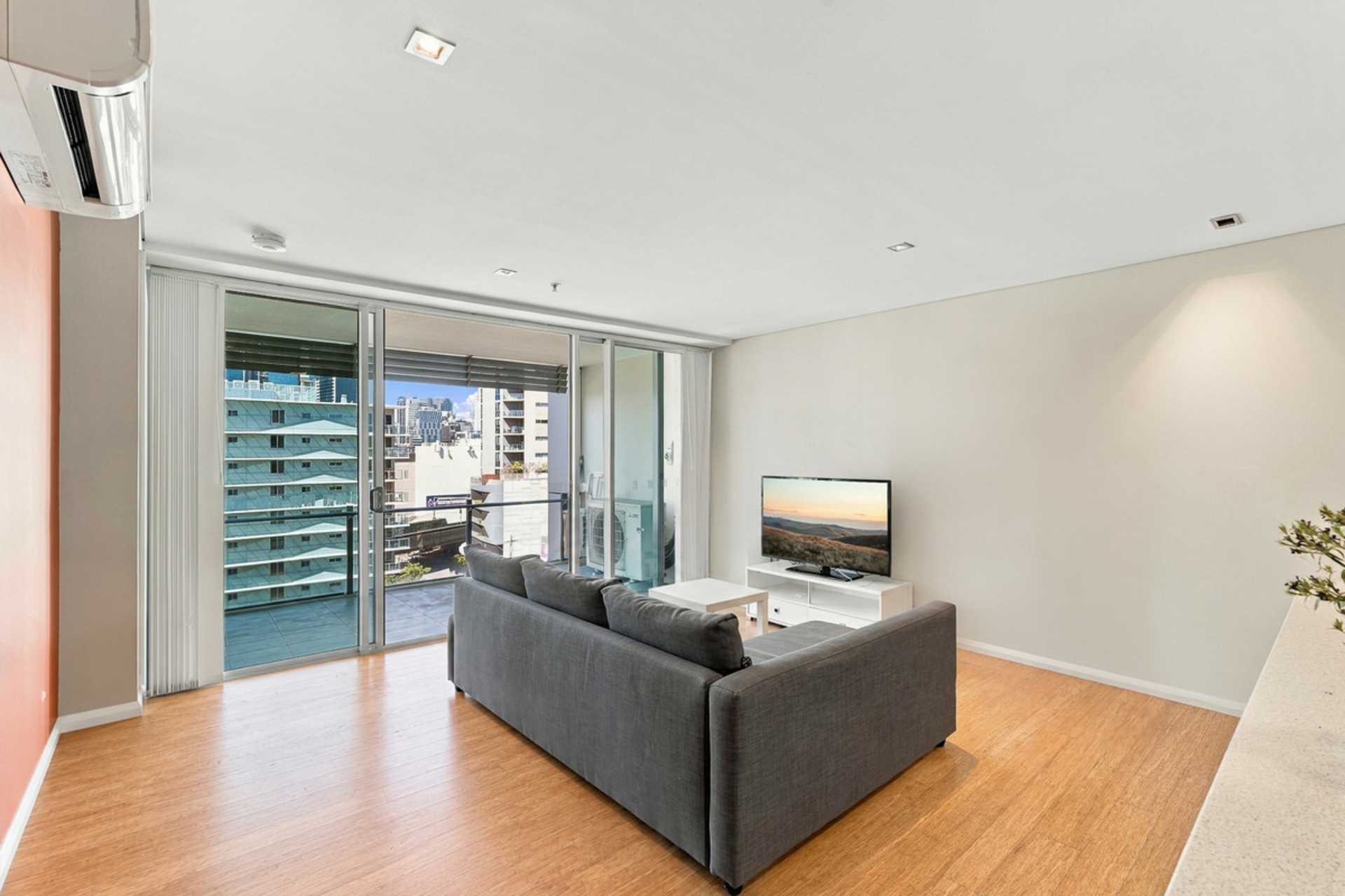 605/43a Peel Street — photo 10 of 27