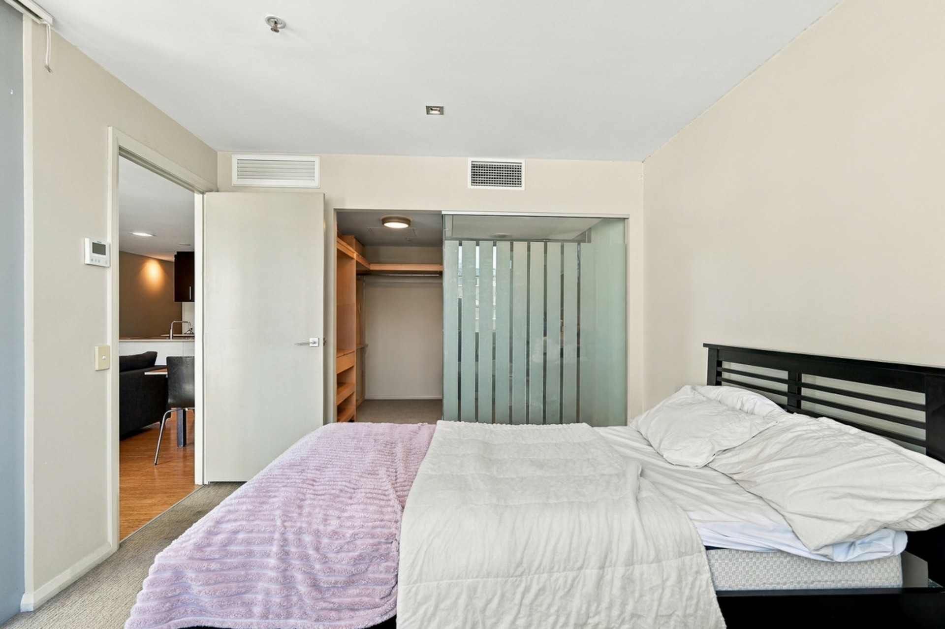 605/43a Peel Street — photo 13 of 27