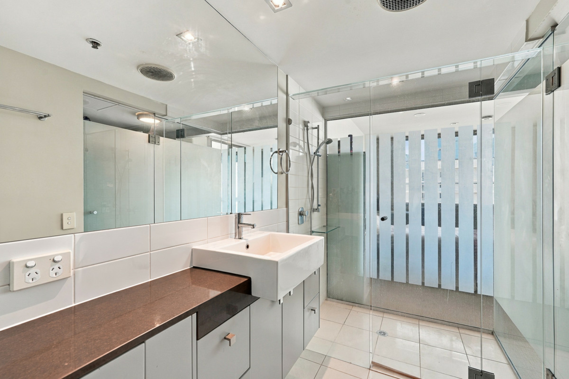 605/43a Peel Street — photo 15 of 27