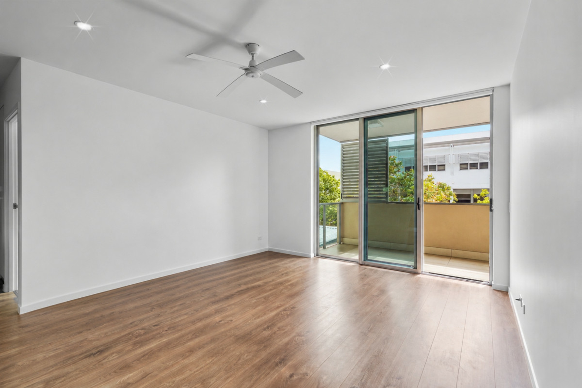 13/12 Sanders Street — photo 6 of 25
