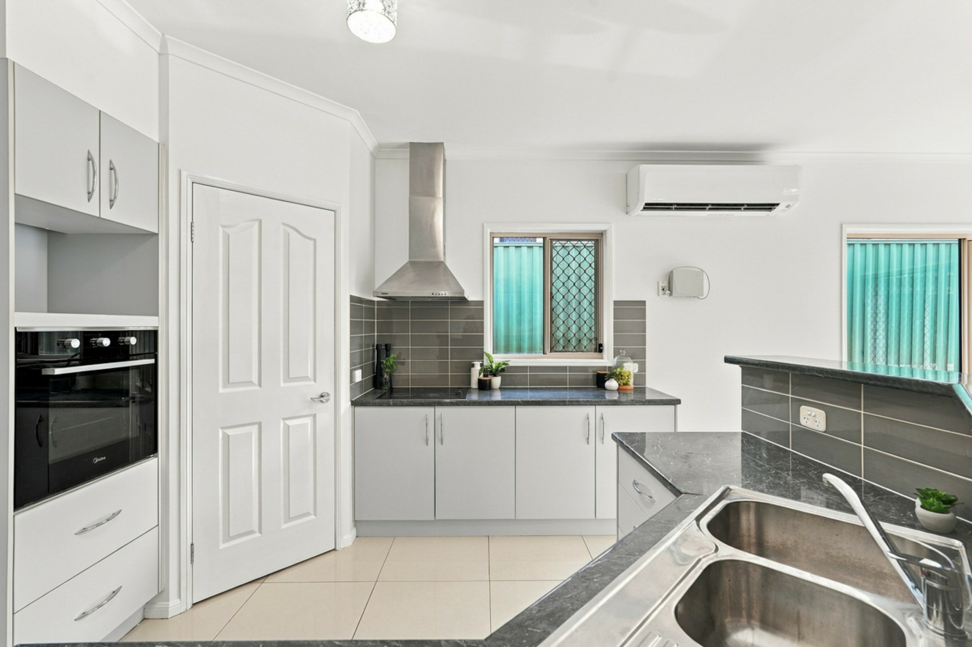 36 Mcgarry Street — photo 10 of 30