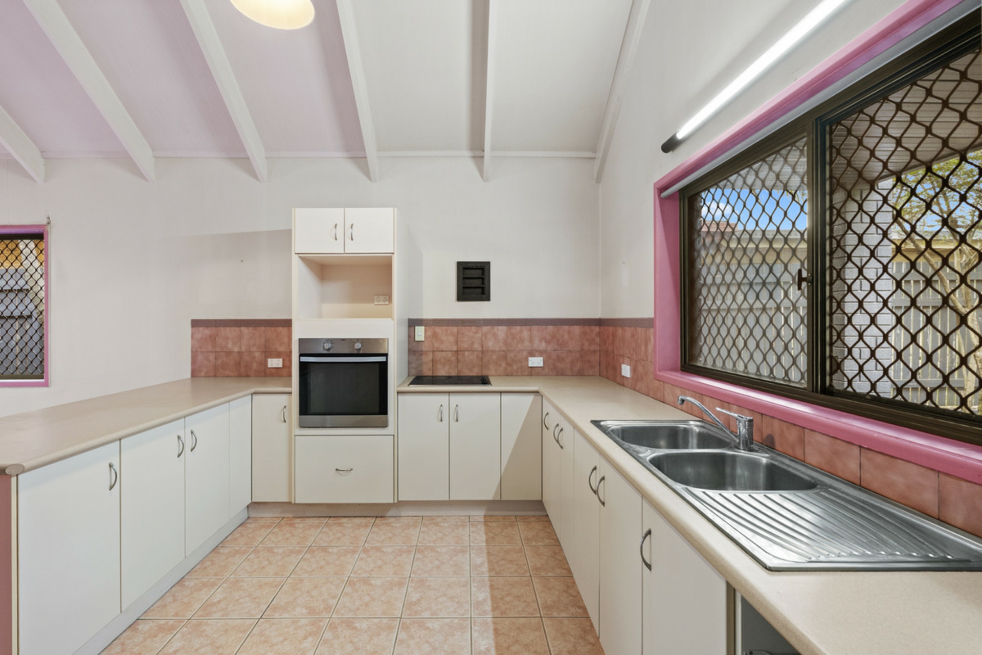 85 Chester Road — photo 15 of 30