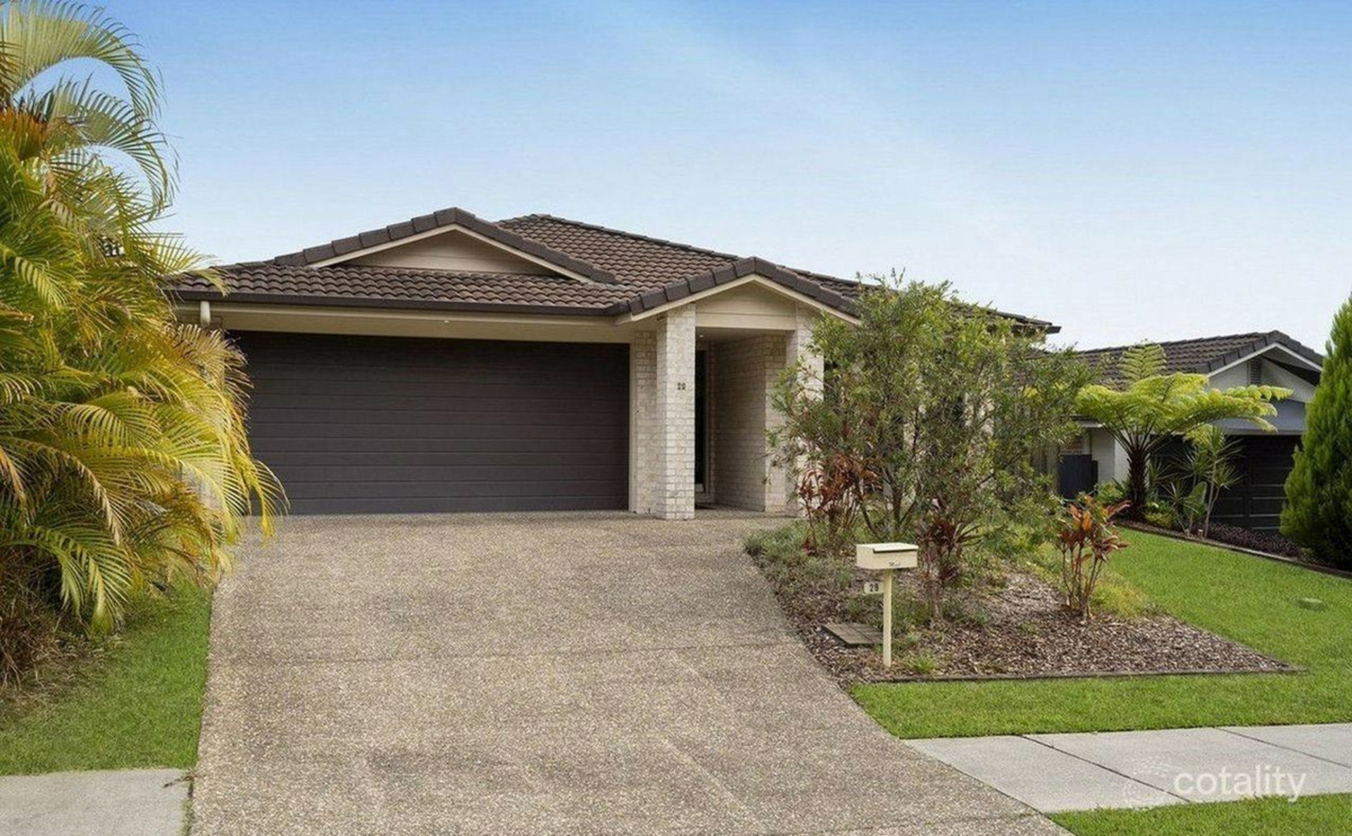 29 Shoalhaven Avenue — photo 2 of 26