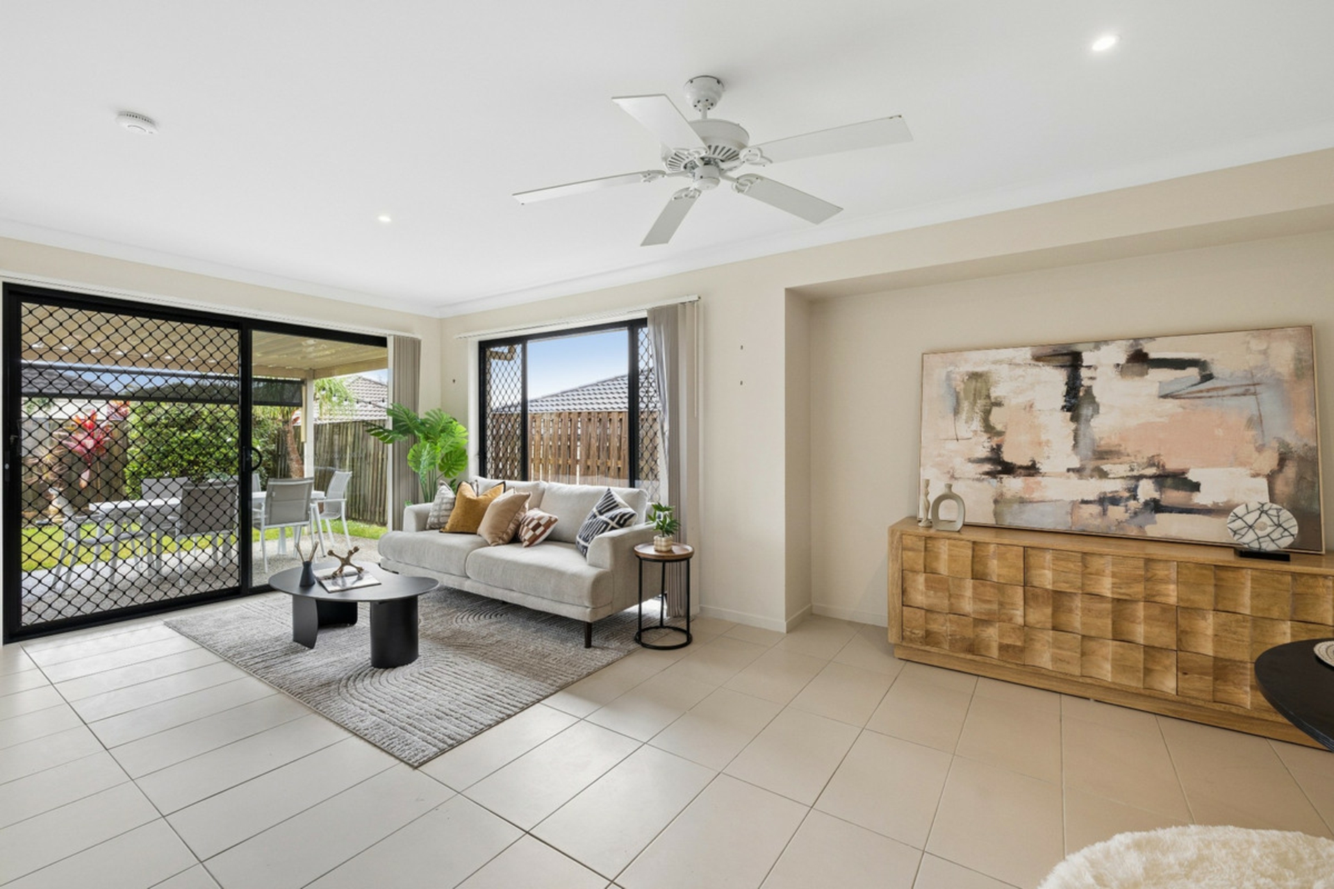 29 Shoalhaven Avenue — photo 3 of 26