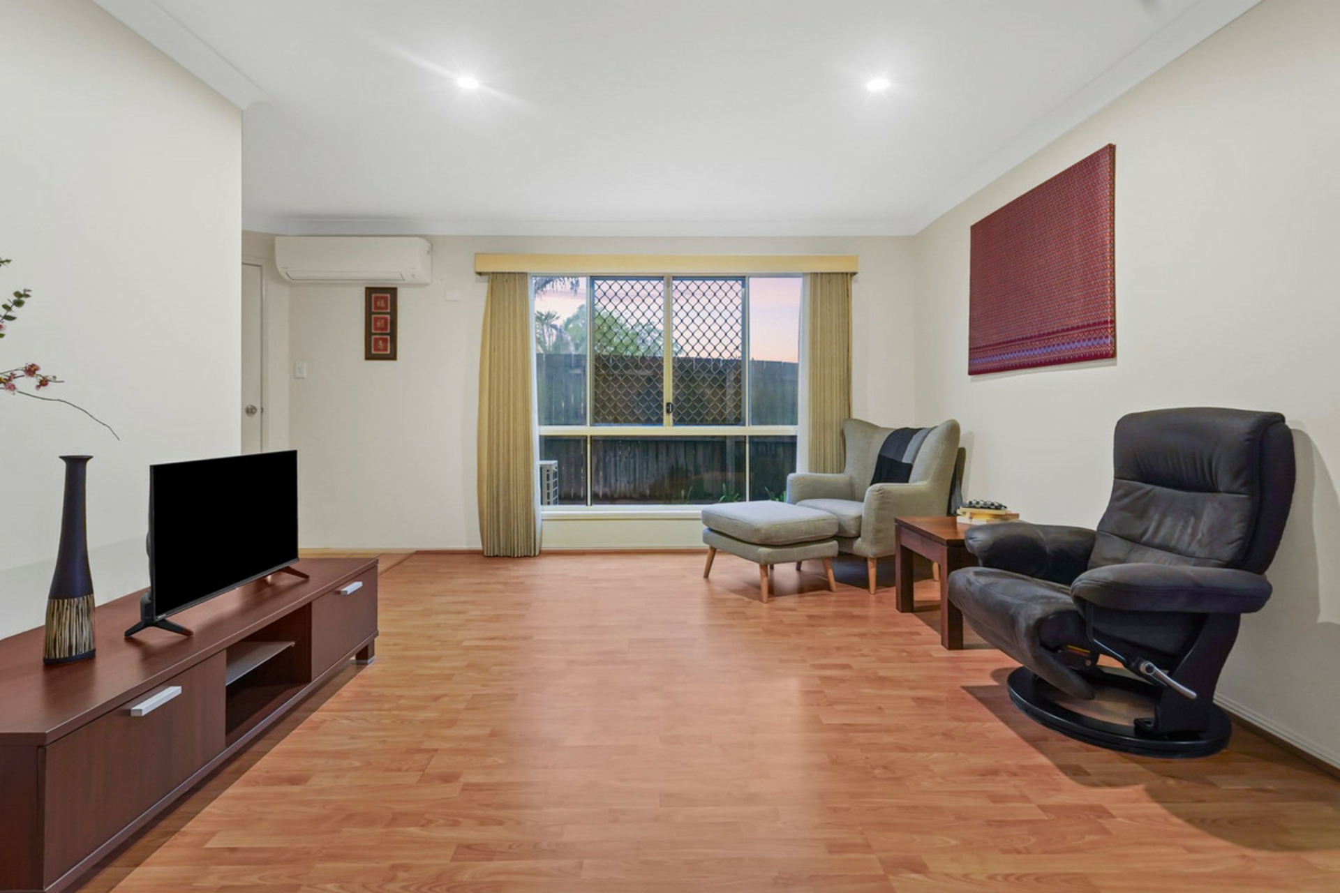 38/8 Luke Close — photo 4 of 21