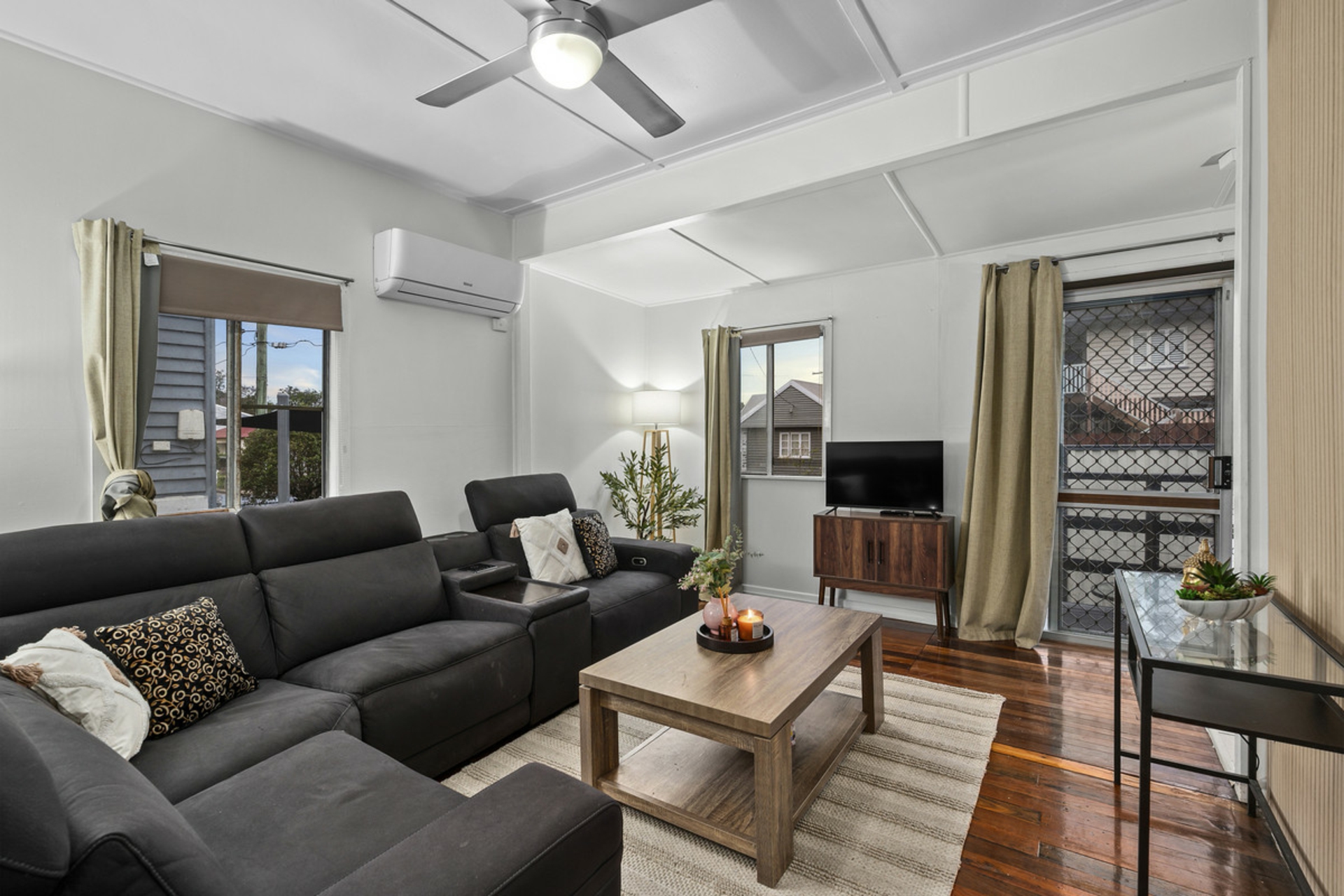 82 Lindwall Street — photo 3 of 22