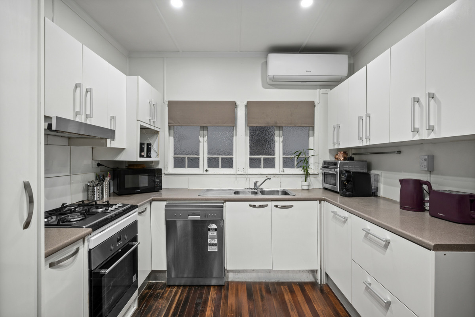82 Lindwall Street — photo 6 of 22