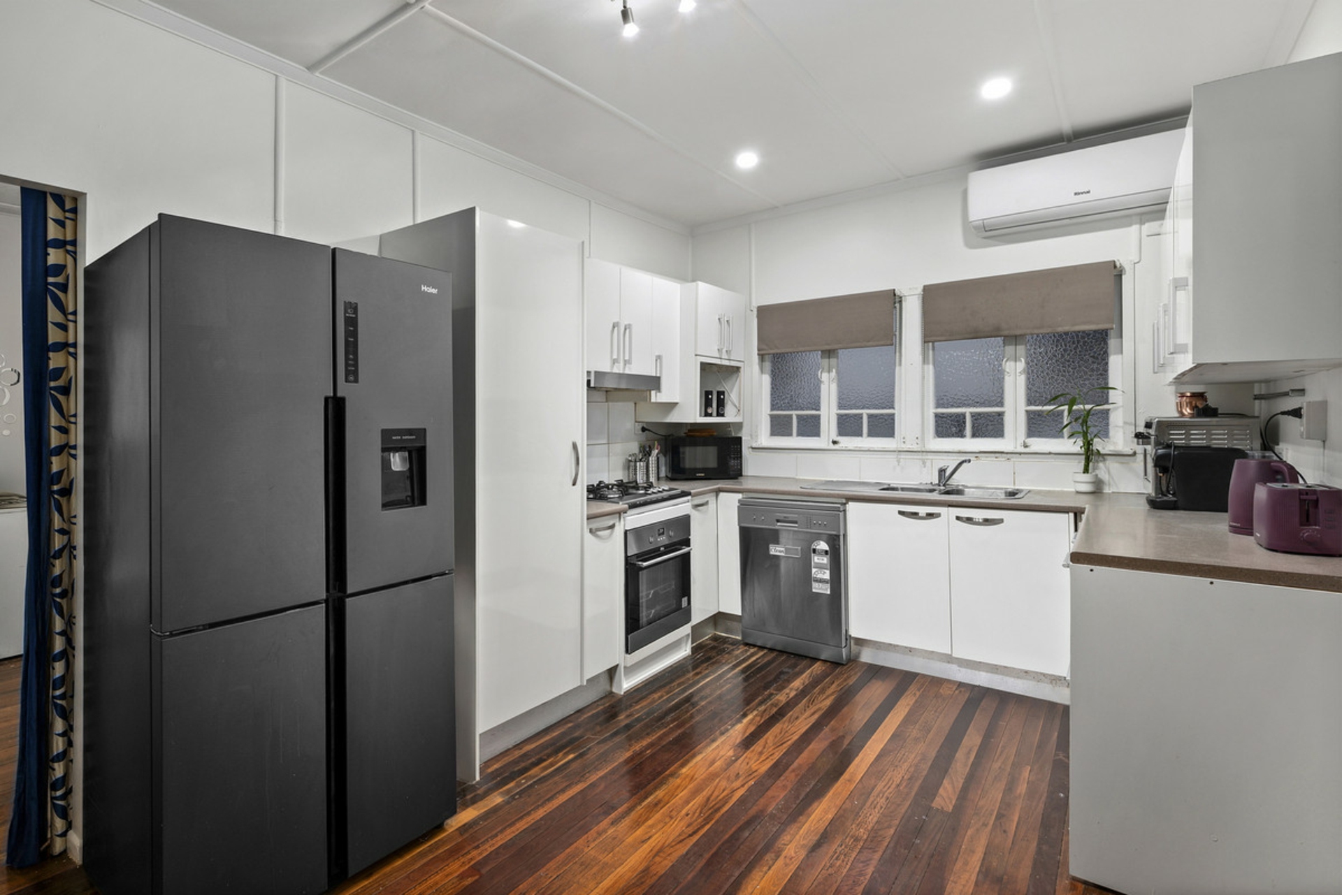 82 Lindwall Street — photo 7 of 22