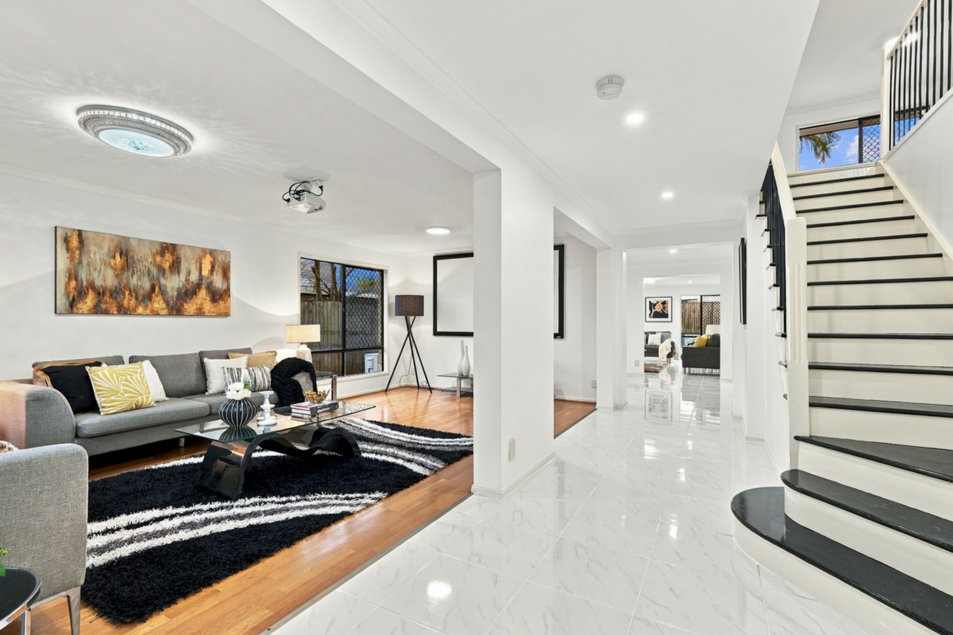11 Cocoparra Crescent — photo 2 of 30