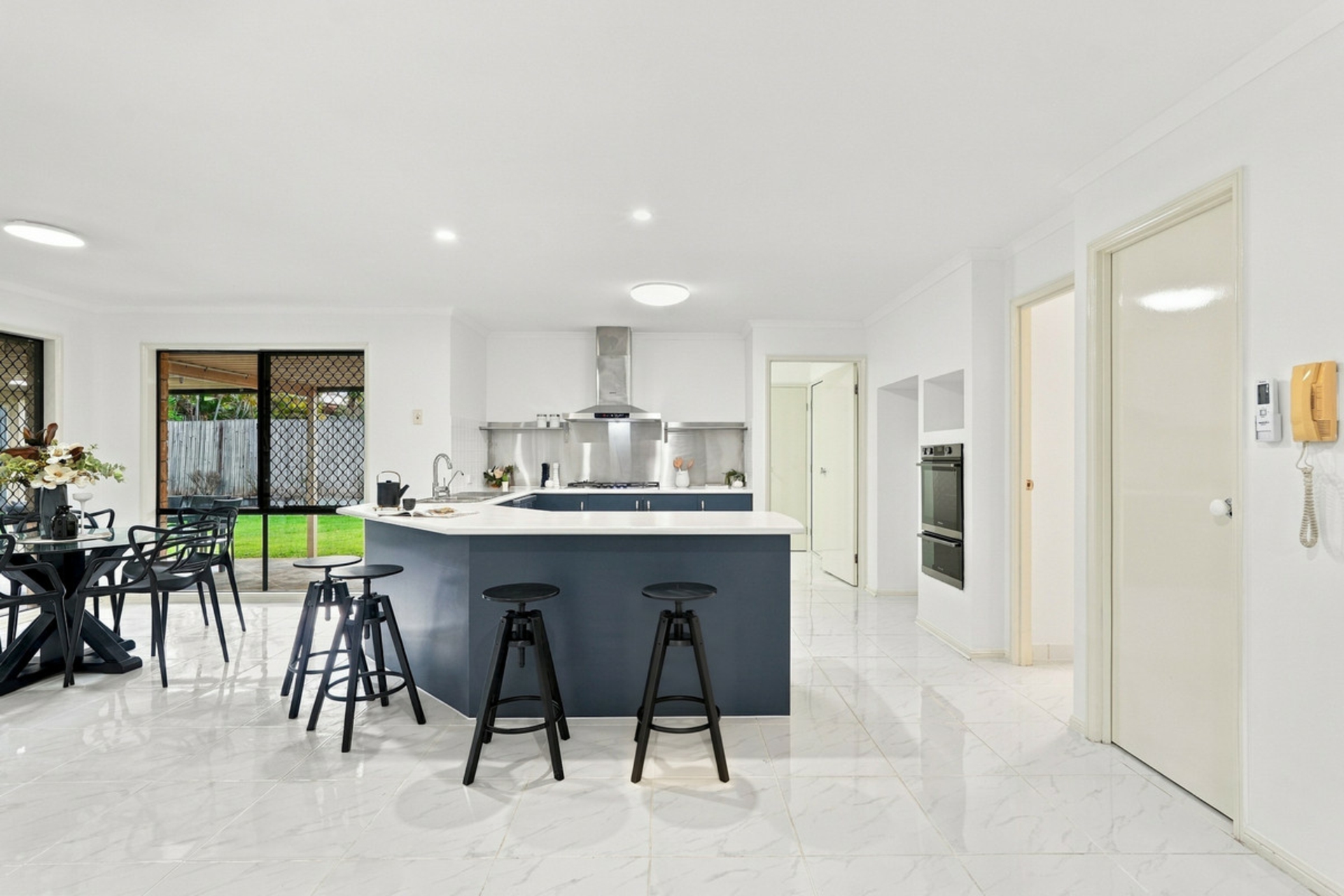 11 Cocoparra Crescent — photo 8 of 30