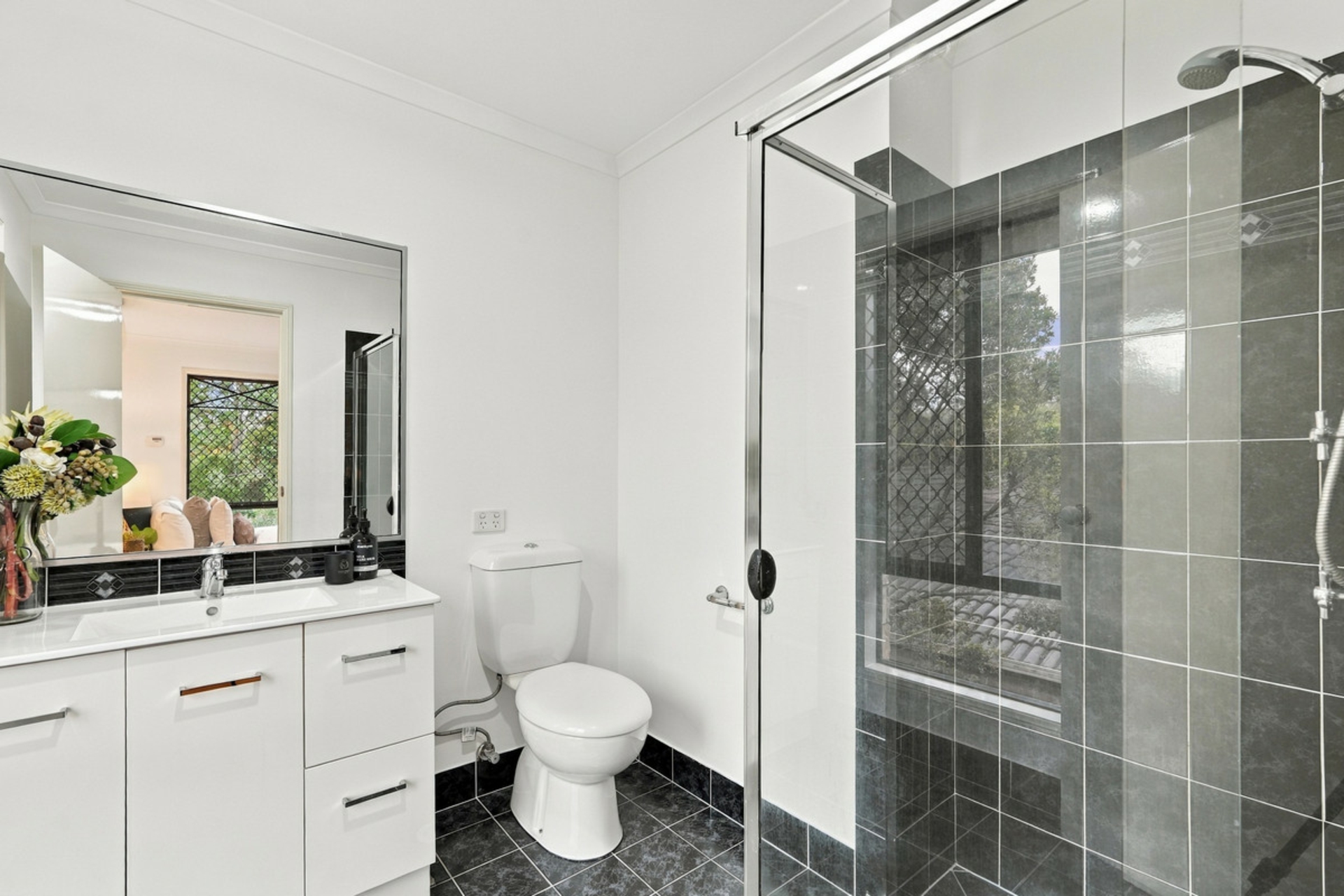 11 Cocoparra Crescent — photo 21 of 30