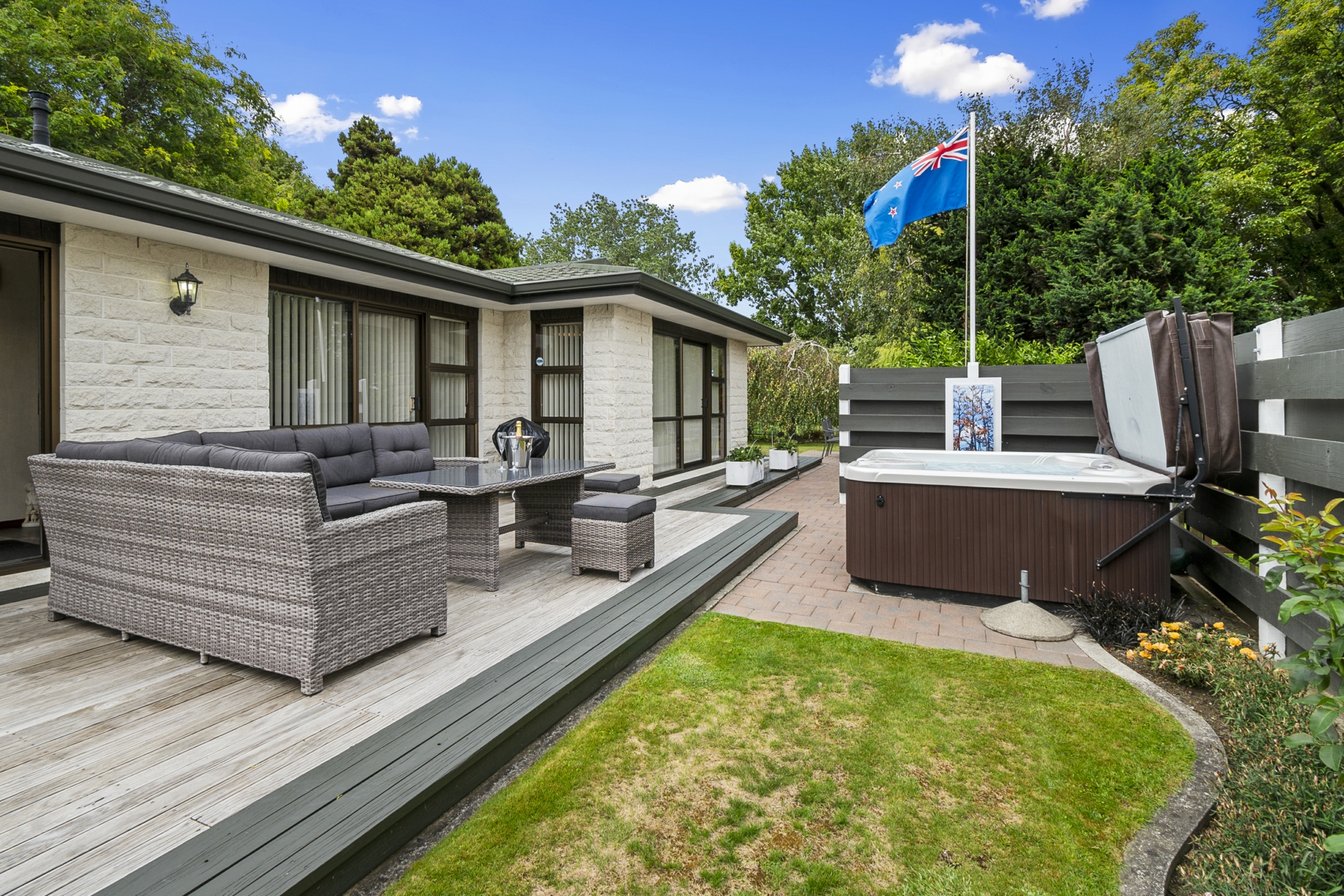 27 Humphries Place, AWAPUNI