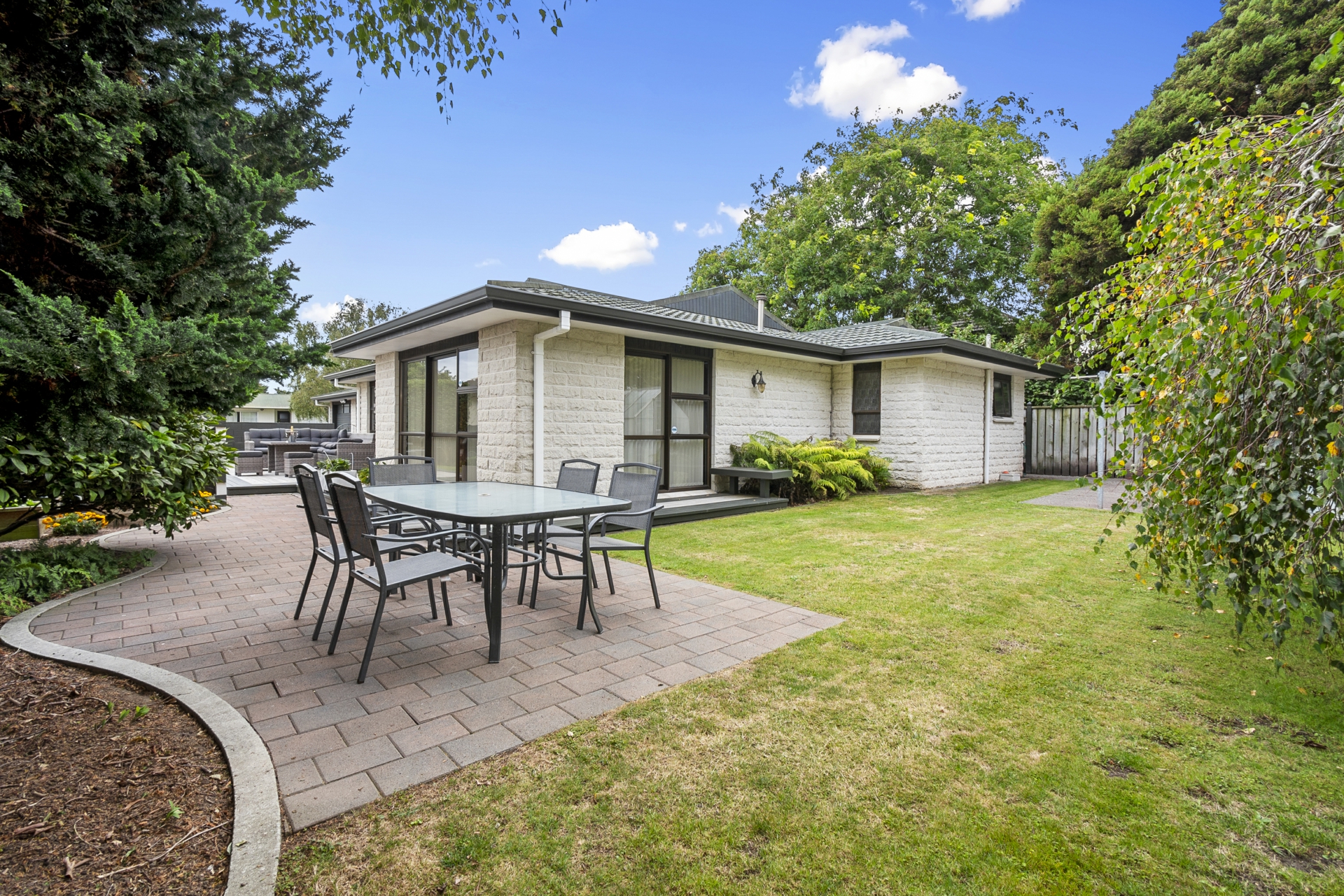 27 Humphries Place, AWAPUNI