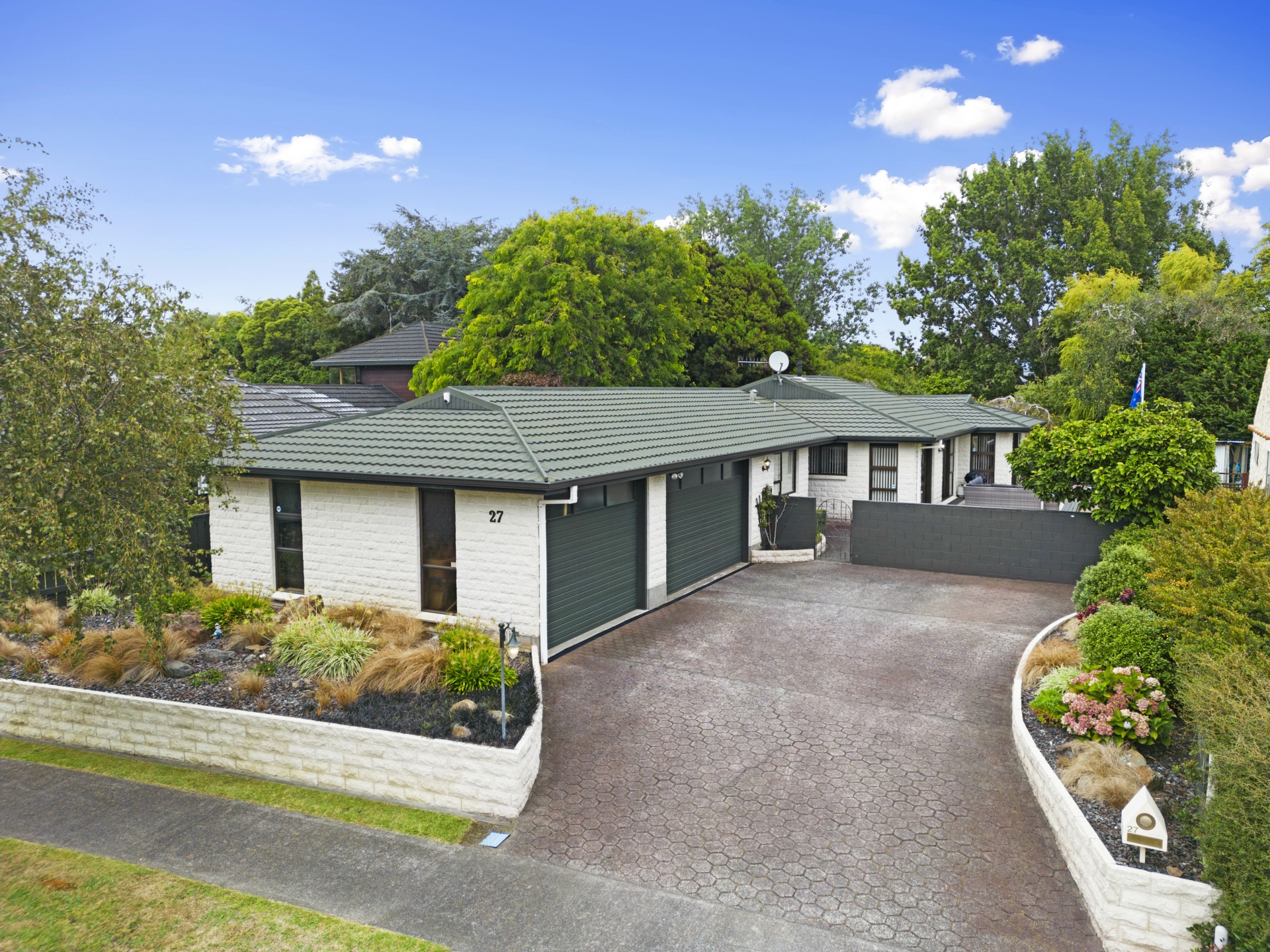27 Humphries Place, AWAPUNI
