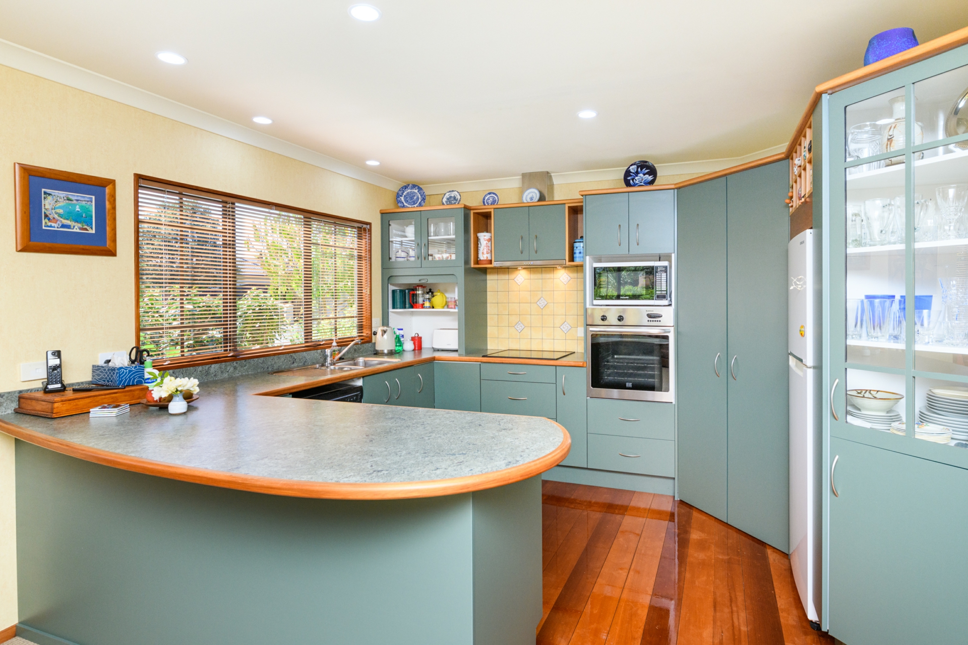 11 La Lena Grove, FITZHERBERT