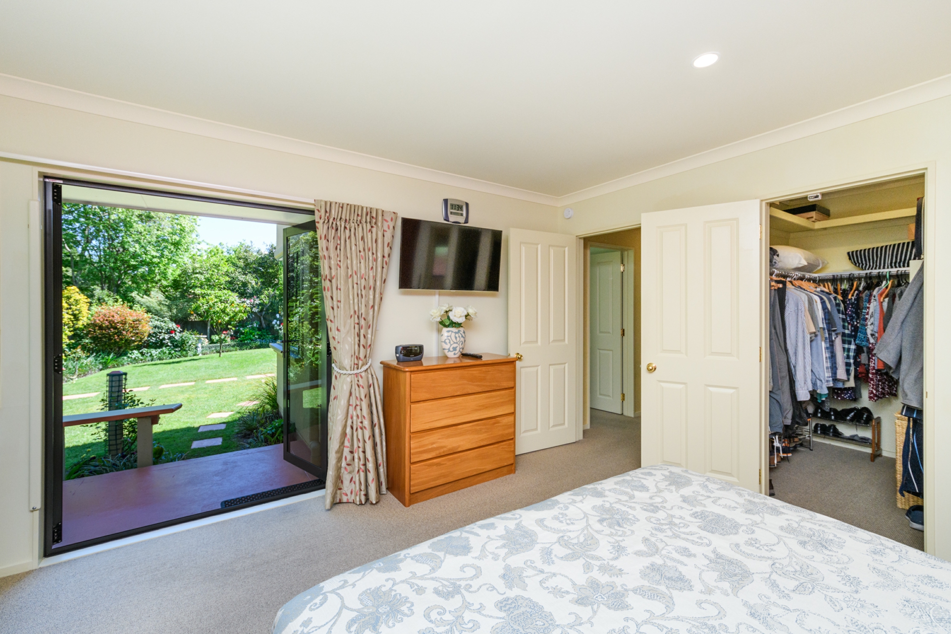 11 La Lena Grove, FITZHERBERT
