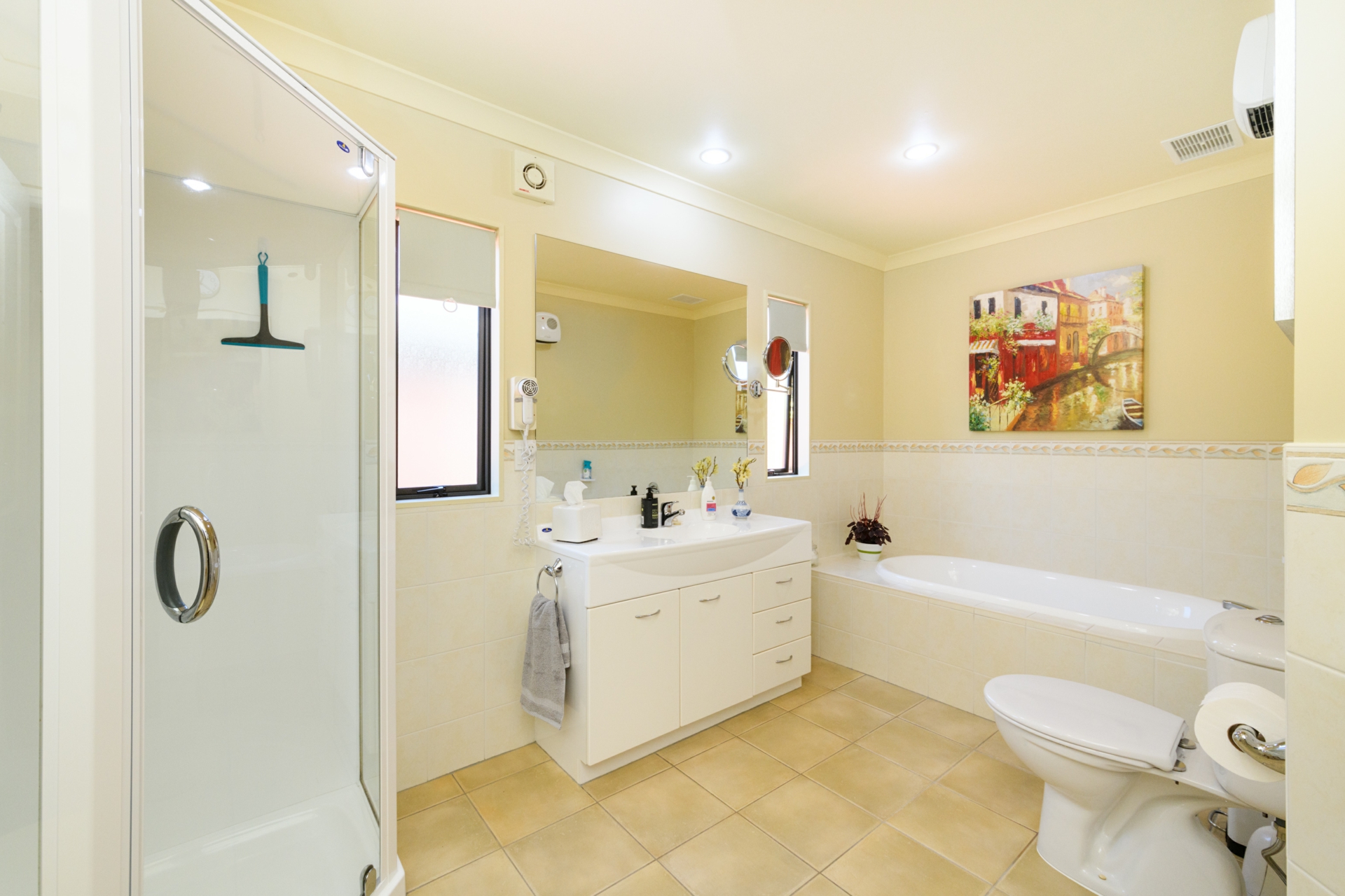 11 La Lena Grove, FITZHERBERT