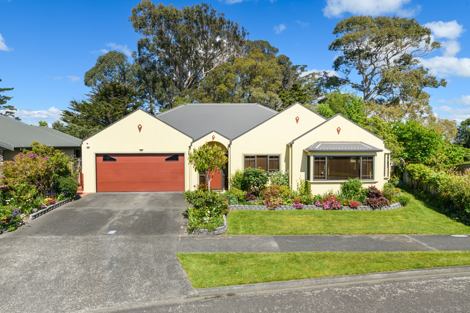 11 La Lena Grove, FITZHERBERT