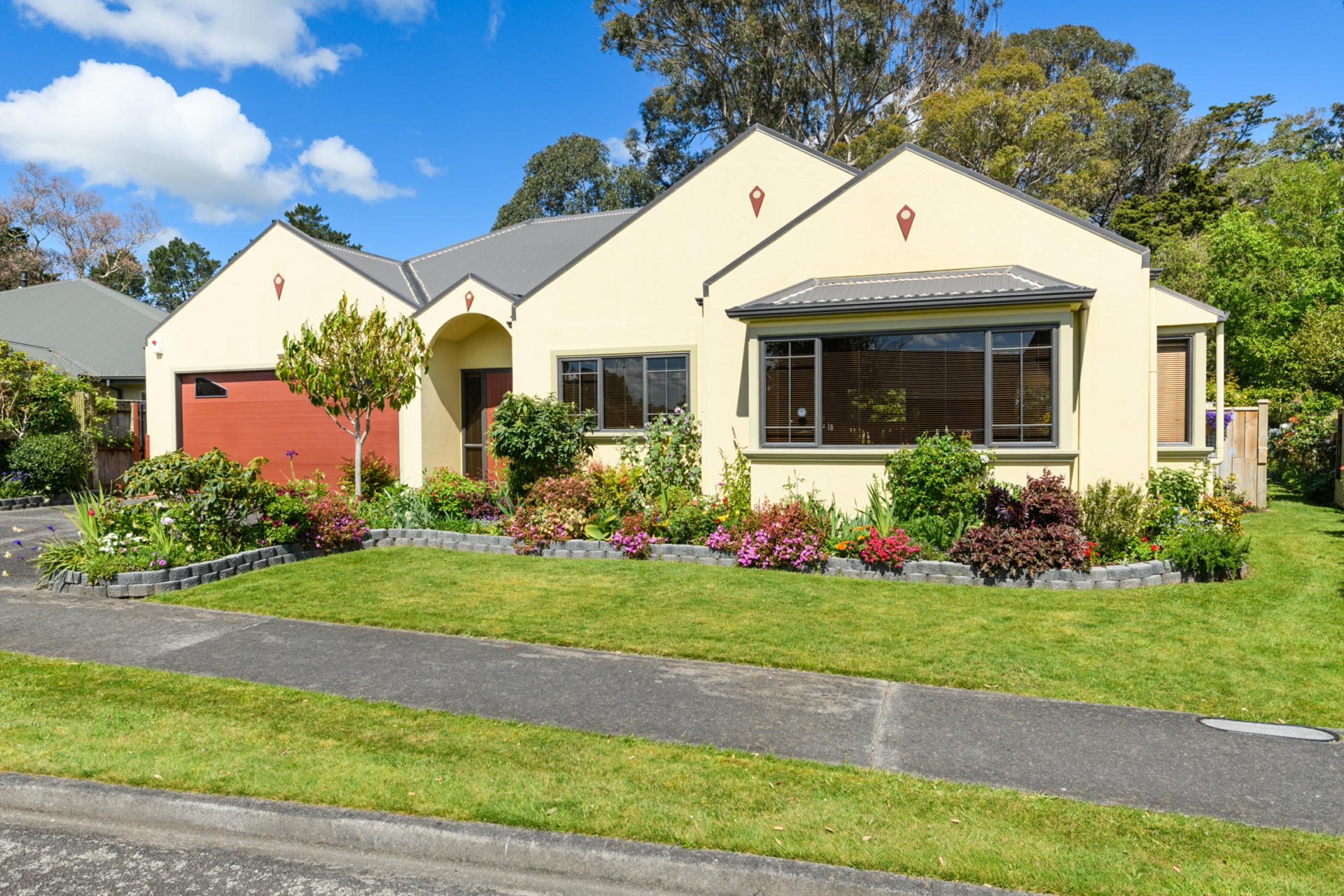 11 La Lena Grove, FITZHERBERT