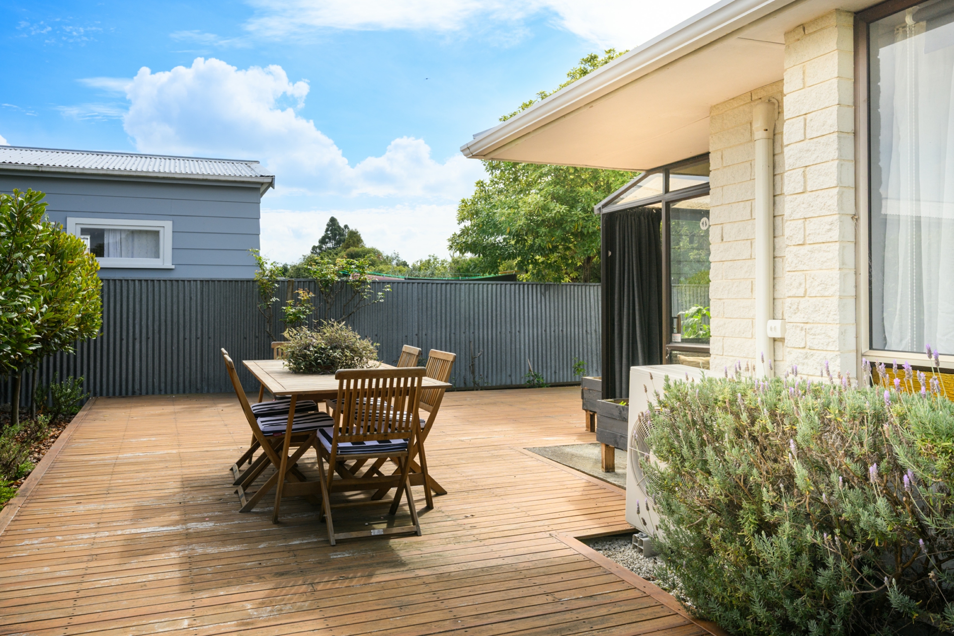 83 Shamrock Street, TAKARO