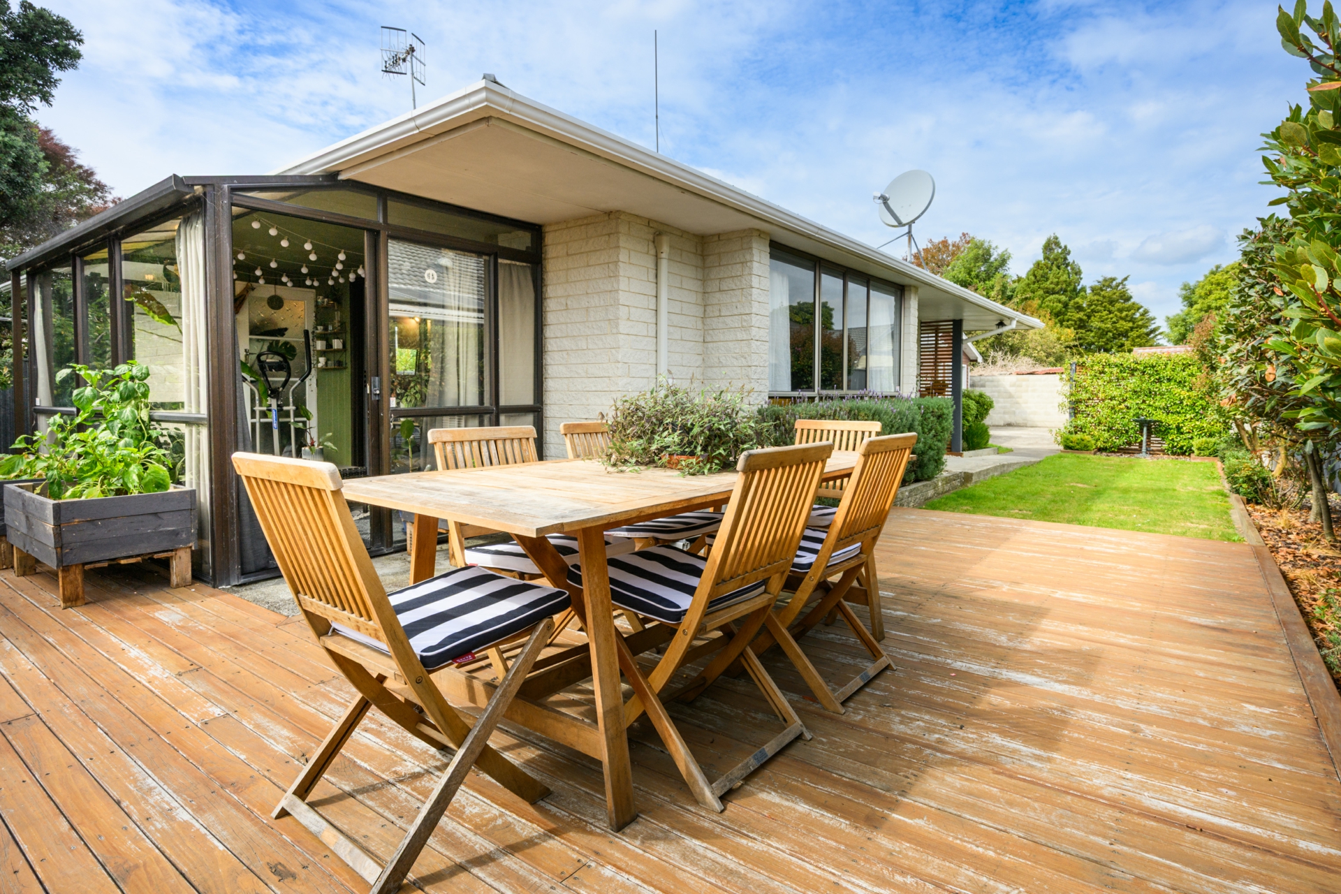 83 Shamrock Street, TAKARO