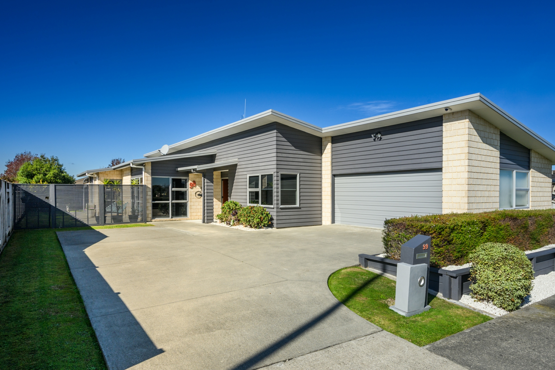 99 Schnell Drive, KELVIN GROVE