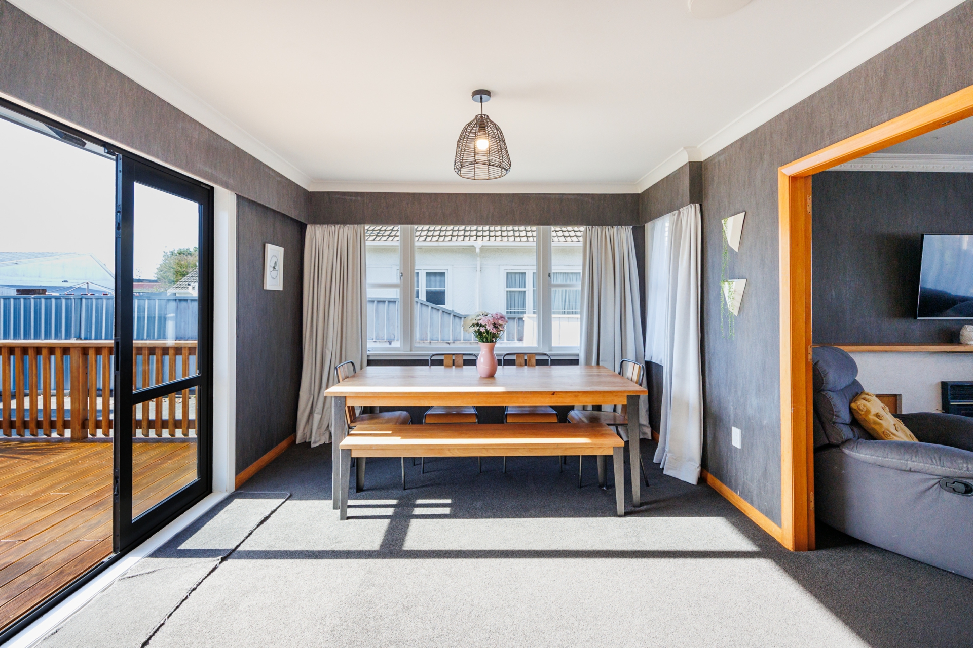 7 Liverpool Street, TAKARO
