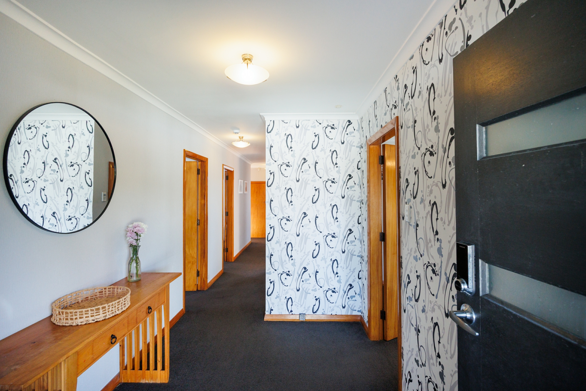 7 Liverpool Street, TAKARO