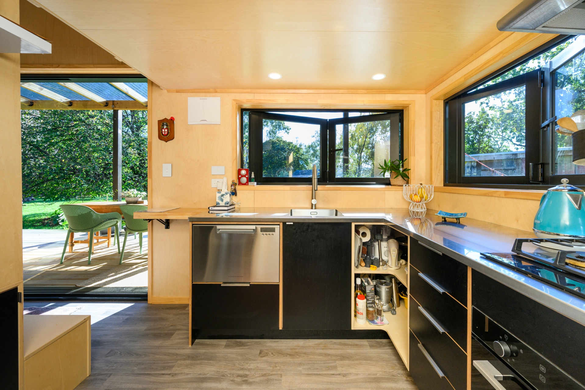 00 Napier Road, WHAKARONGO